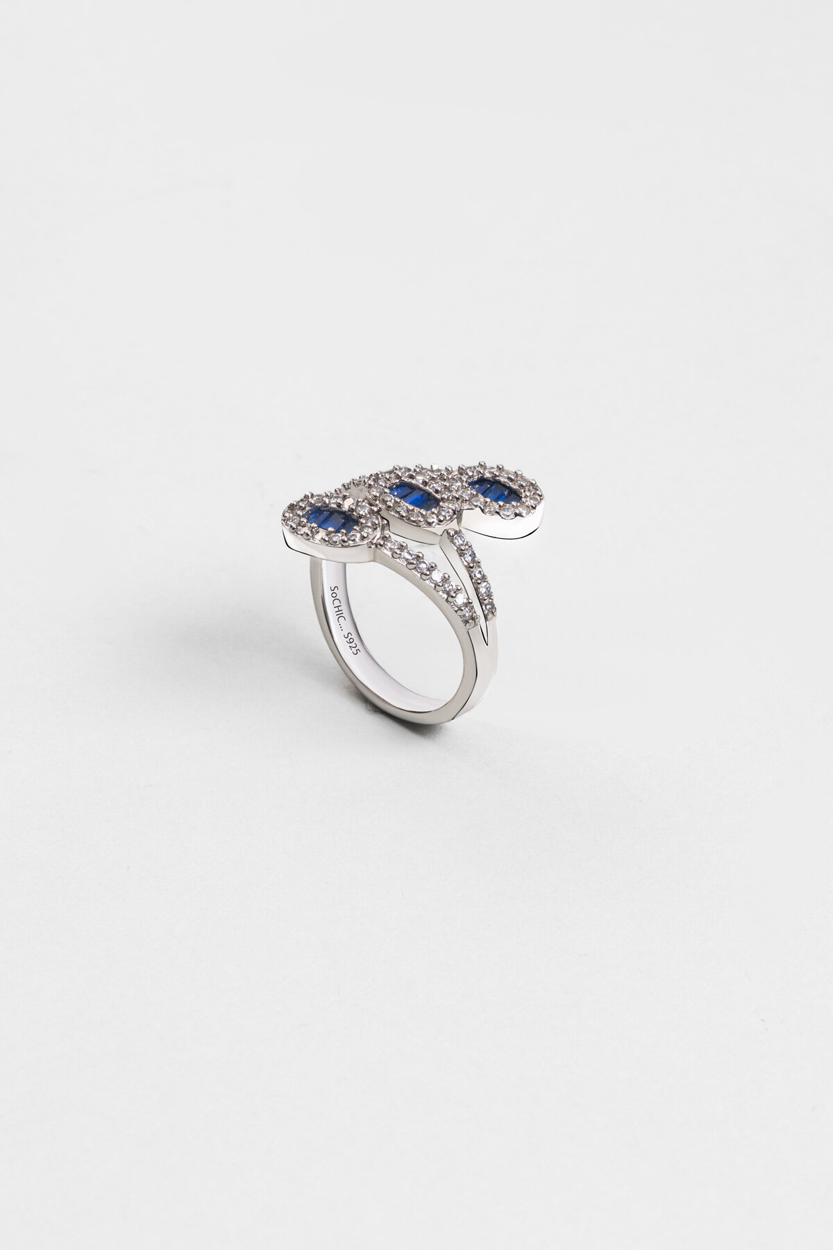 Sonsuz Yakamoz 18 Ayar Beyaz Altın Kaplama Gümüş Yüzük