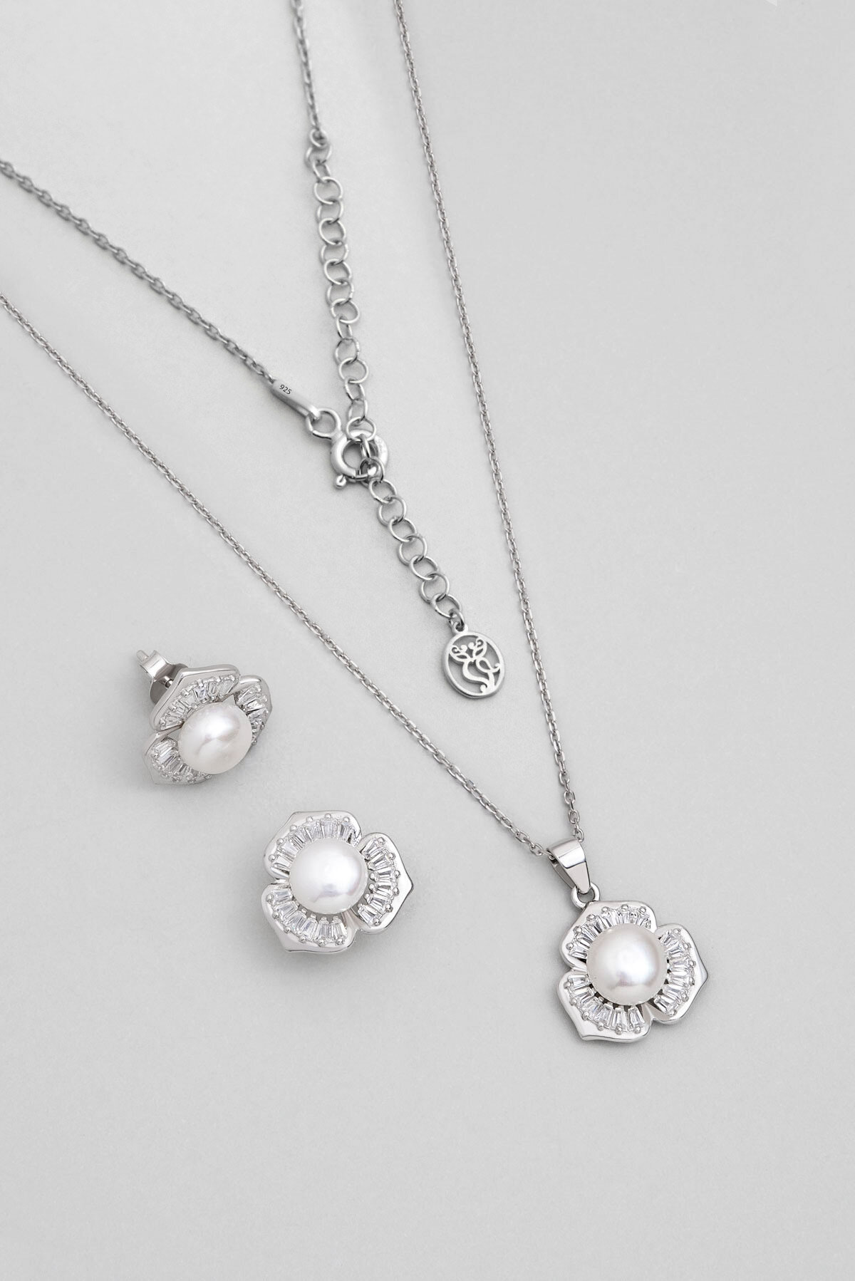 Şans İncisi 18 Ayar Beyaz Altın Kaplama Gümüş Seti