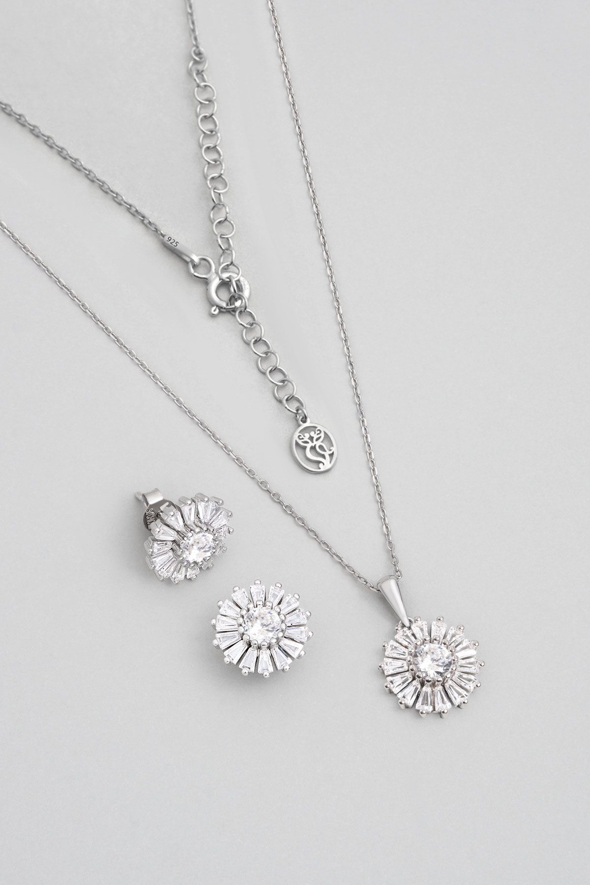 Minimal Çiçek 18 Ayar Beyaz Altın Kaplama Gümüş Seti