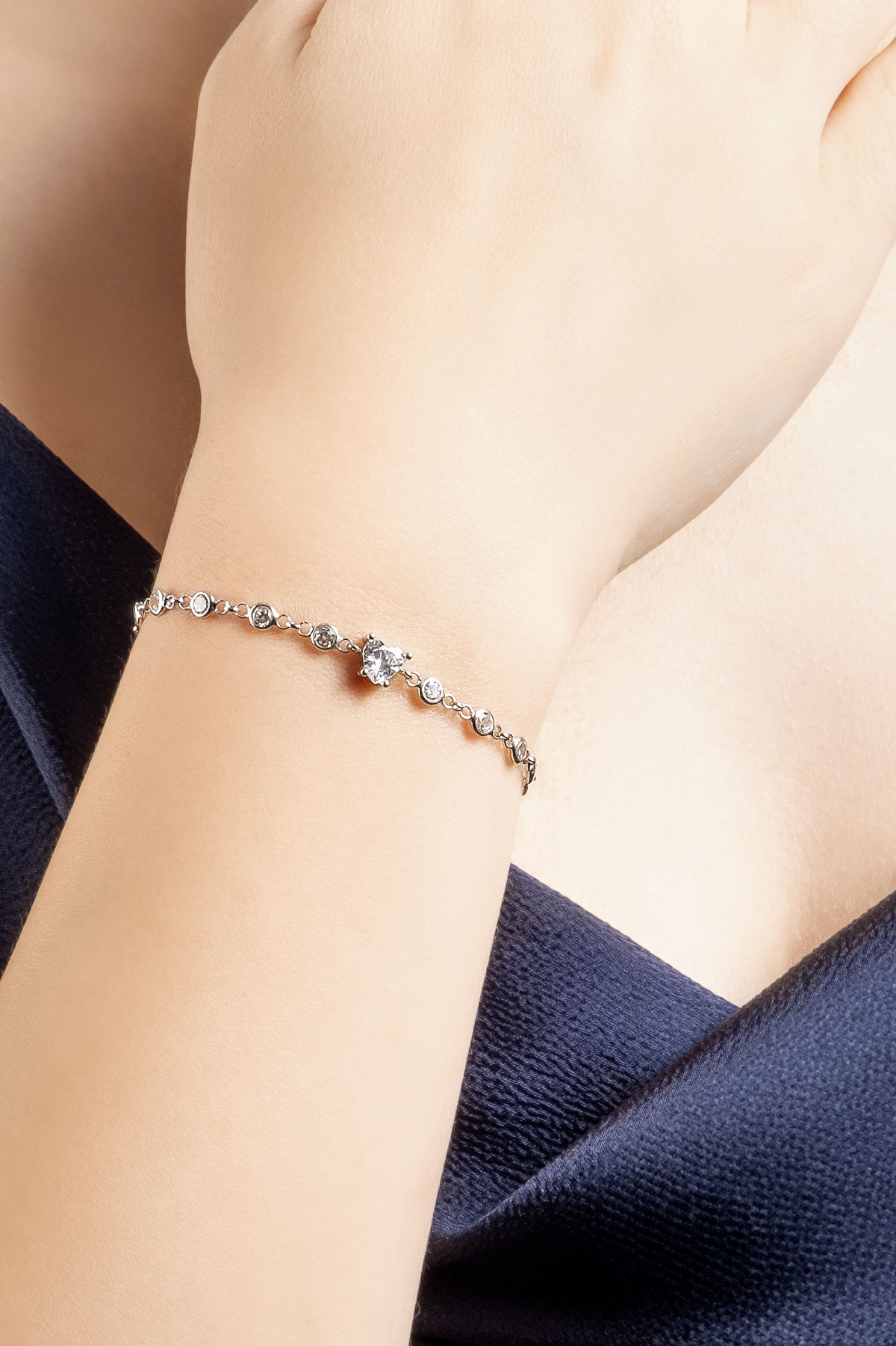 Resim Aşk Yolu 18 Ayar Beyaz Altın Kaplama 19 Cm Gümüş Bileklik
