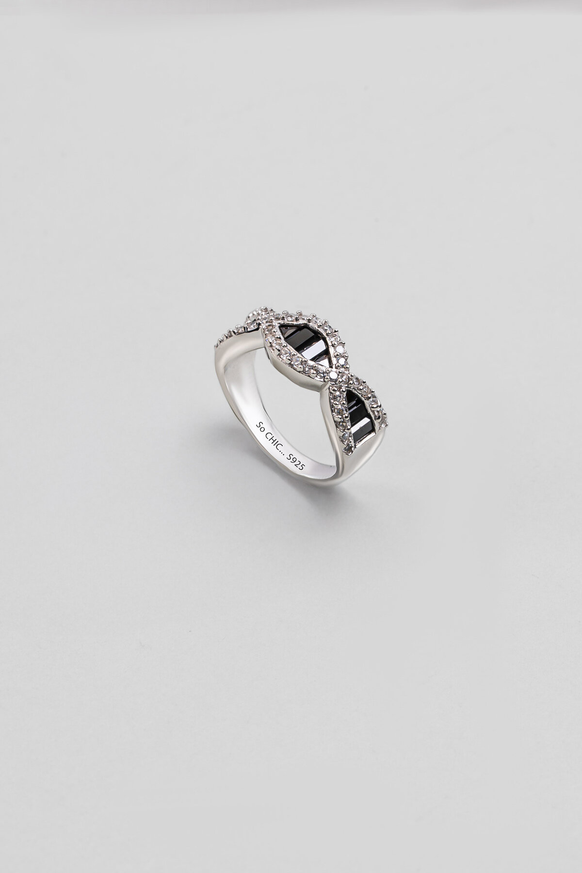 Sarmaşık 18 Ayar Beyaz Altın Kaplama Gümüş Yüzük