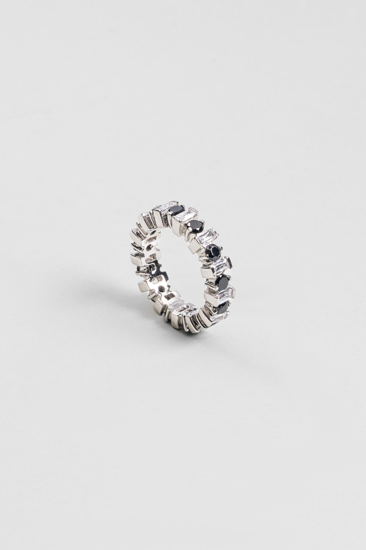 Siyah Işıltı 18 Ayar Beyaz Altın Kaplama Gümüş Tamtur Yüzük