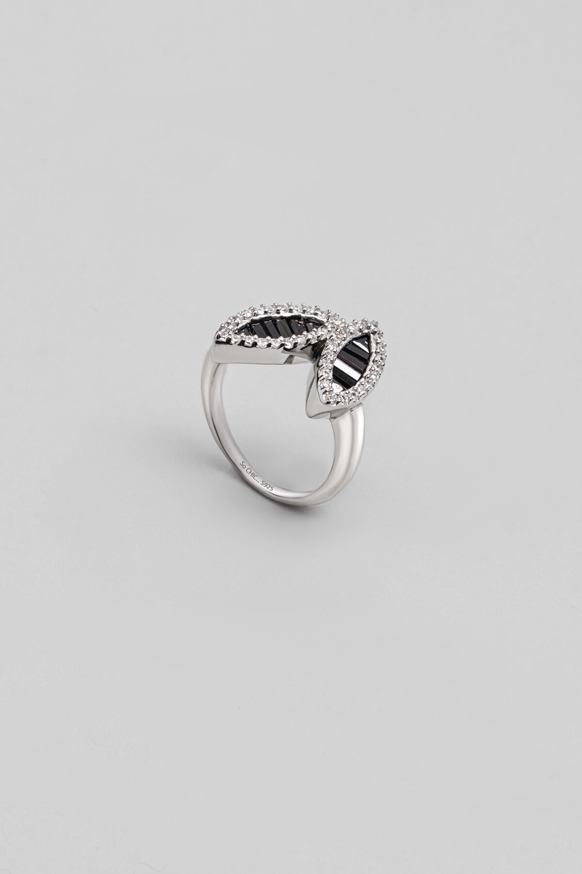 Bahar Yaprağı 18 Ayar Beyaz Altın Kaplama Gümüş Yüzük