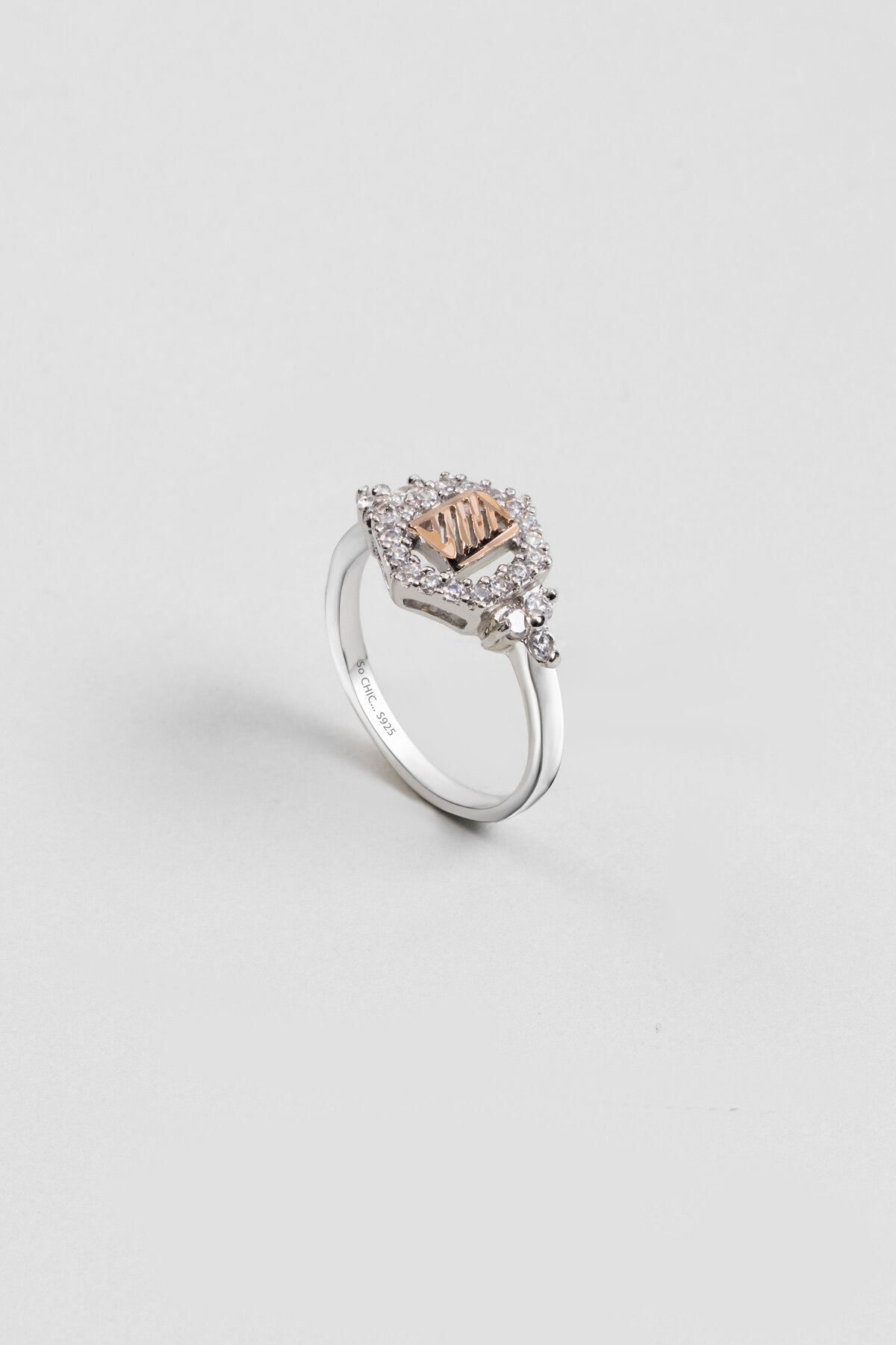 Saray Esintisi 18 Ayar Rose ve Beyaz Altın Kaplama Gümüş Yüzük