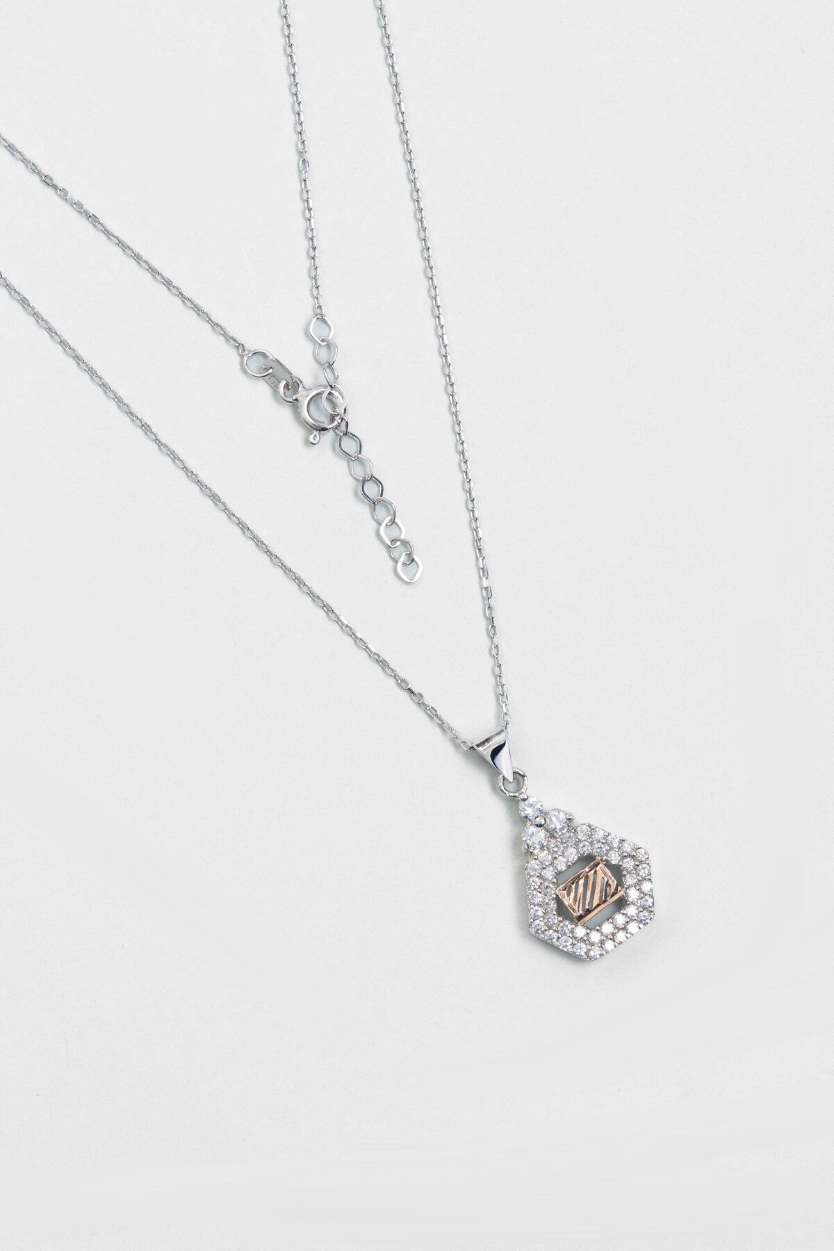 Saray Esintisi 18 Ayar Rose ve Beyaz Altın Kaplama 43 Cm Gümüş Kolye