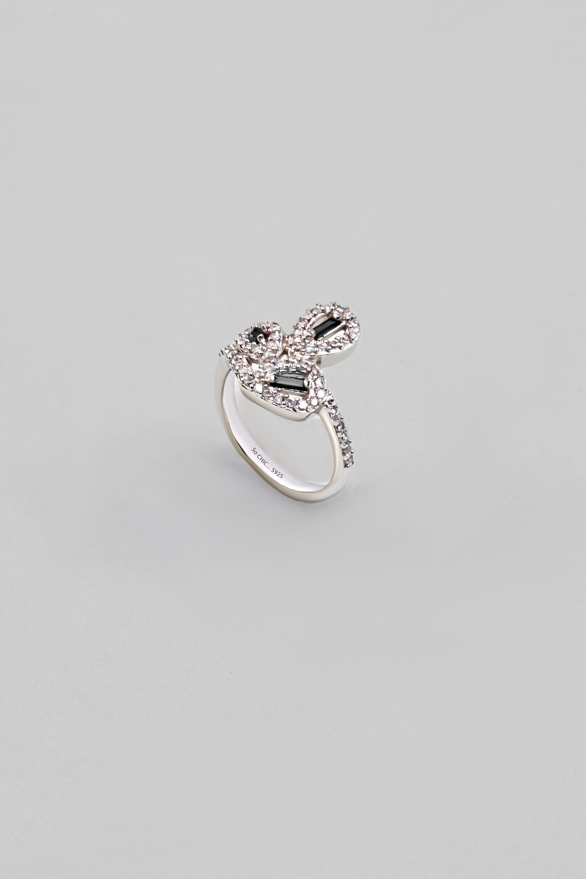 Işıltılı Baget 18 Ayar Beyaz Altın Kaplama Gümüş Yüzük