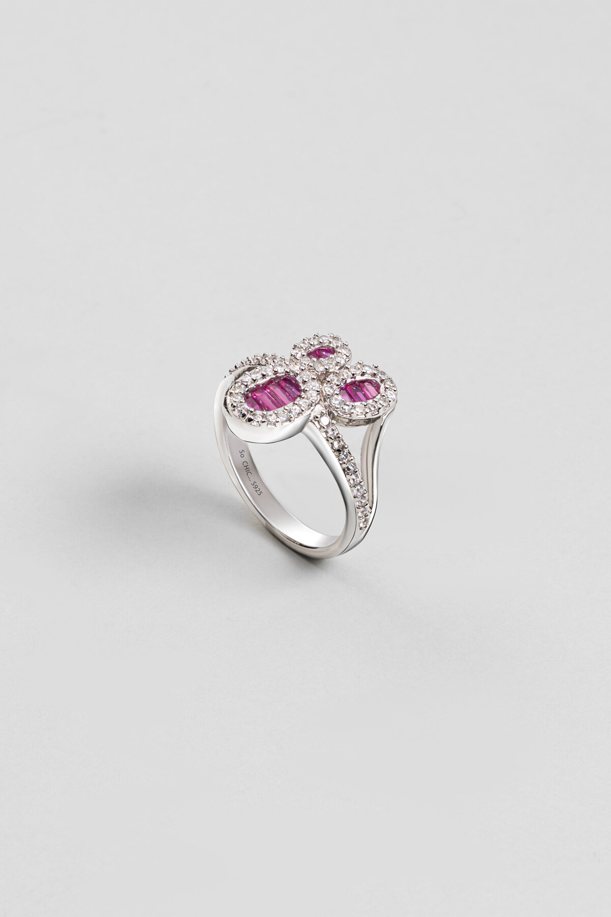 Fuşya Işıltısı 18 Ayar Beyaz Altın Kaplama Gümüş Yüzük