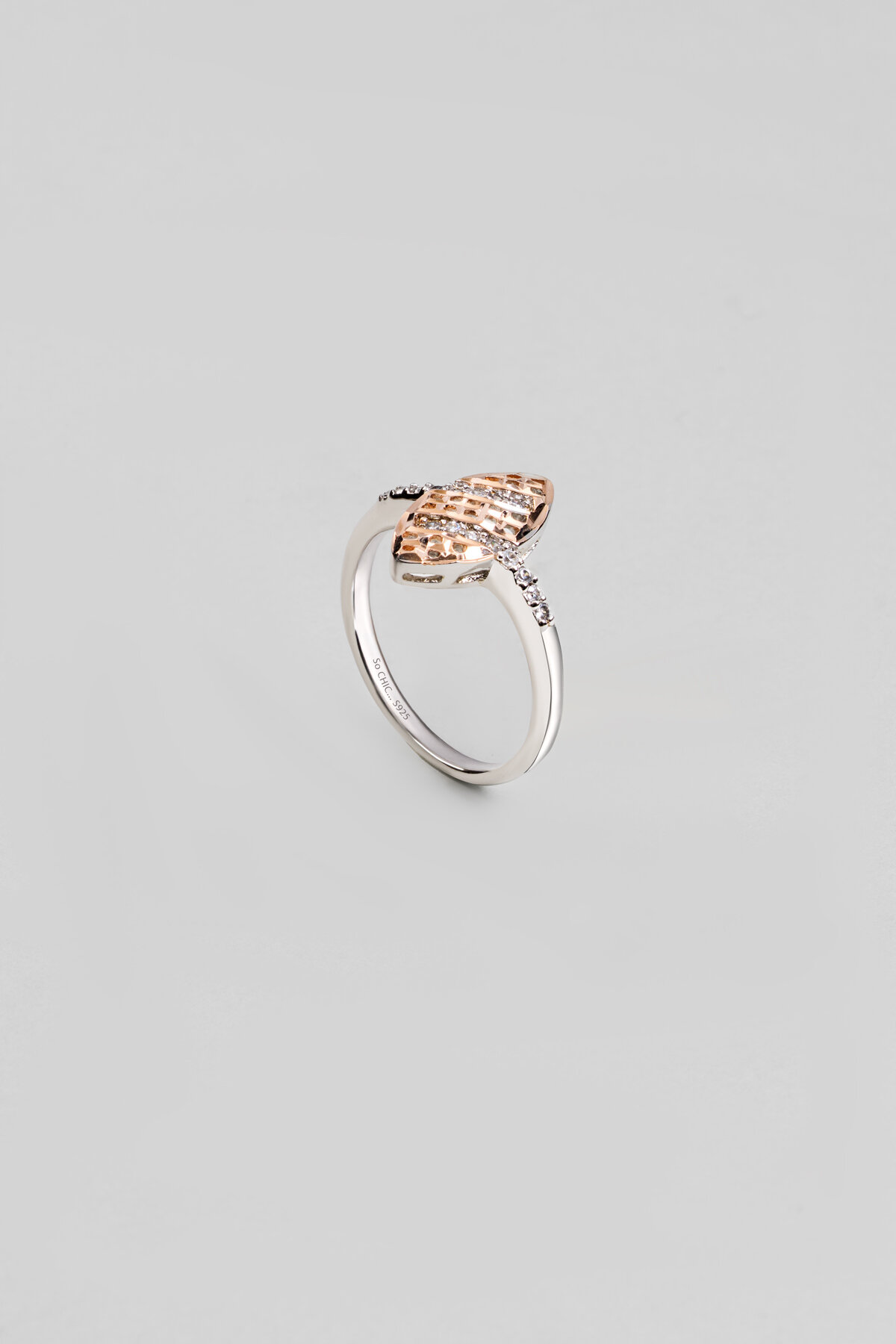 Zamansız Tasarım 18 Ayar Rose ve Beyaz Altın Kaplama Gümüş Yüzük