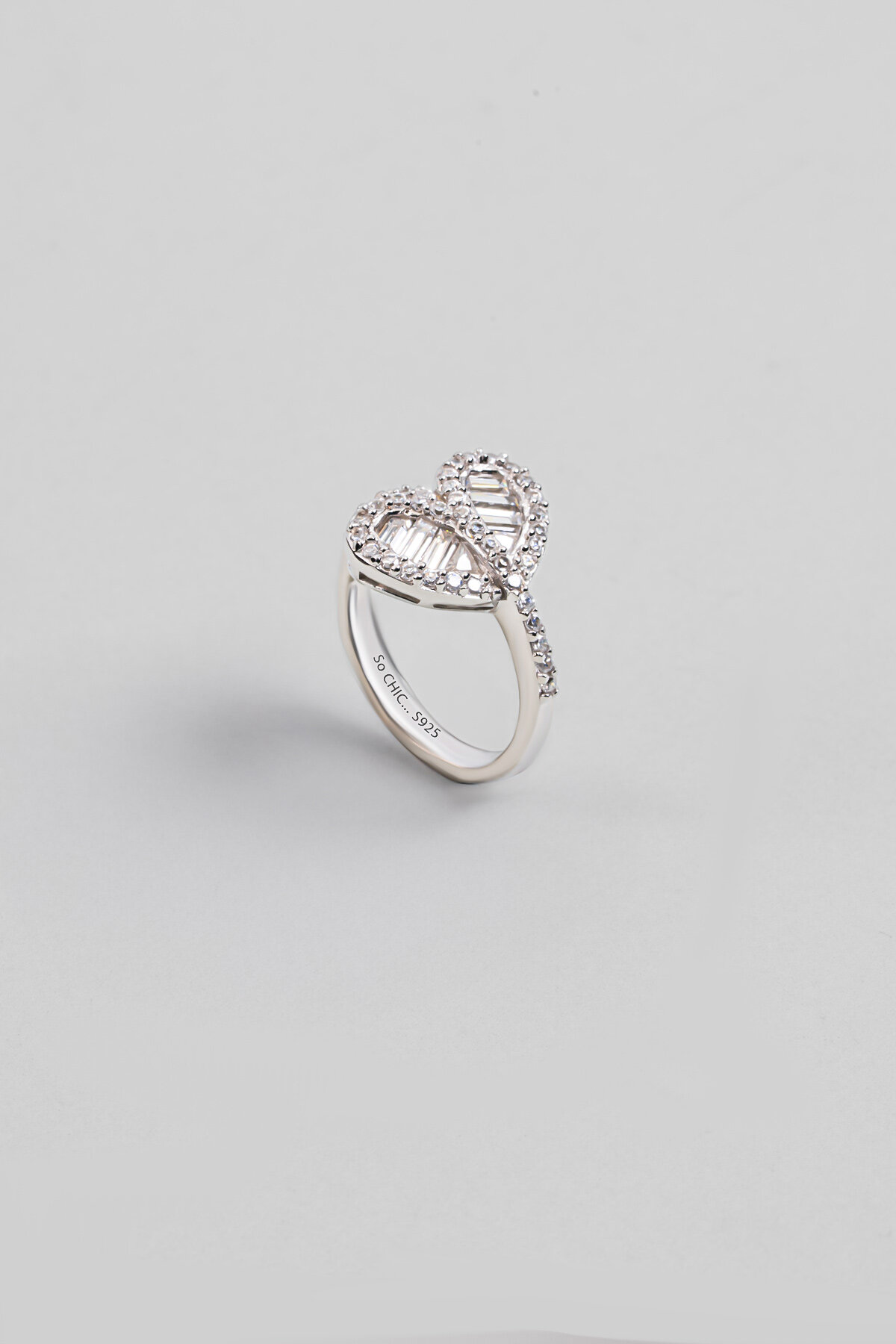 Aşk Işıltısı 18 Ayar Beyaz Altın Kaplama Gümüş Yüzük