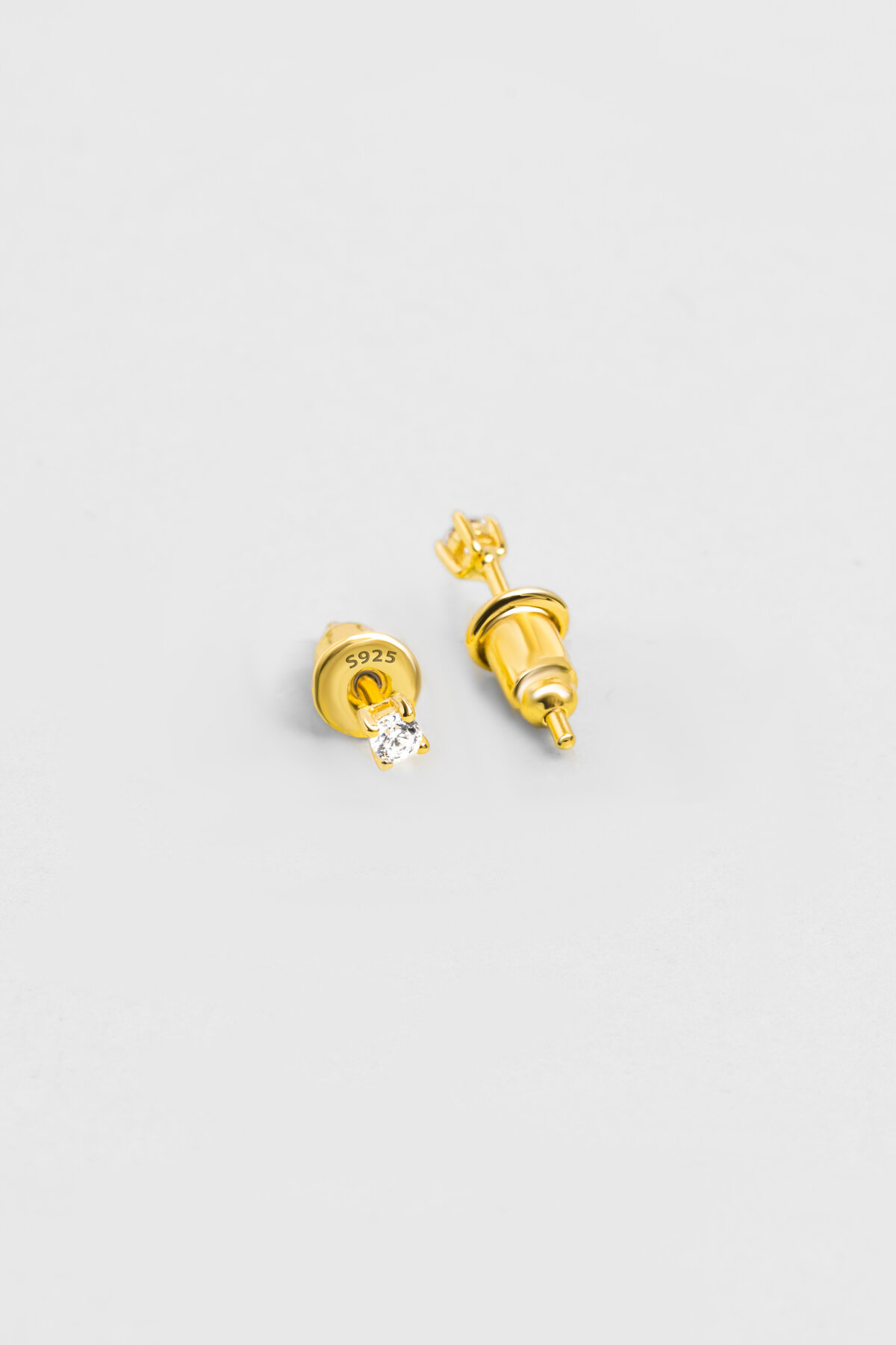 Zirkon Taşlı 2 Mm 18 Ayar Beyaz Altın Kaplama Unisex Gümüş Tektaş Küpe