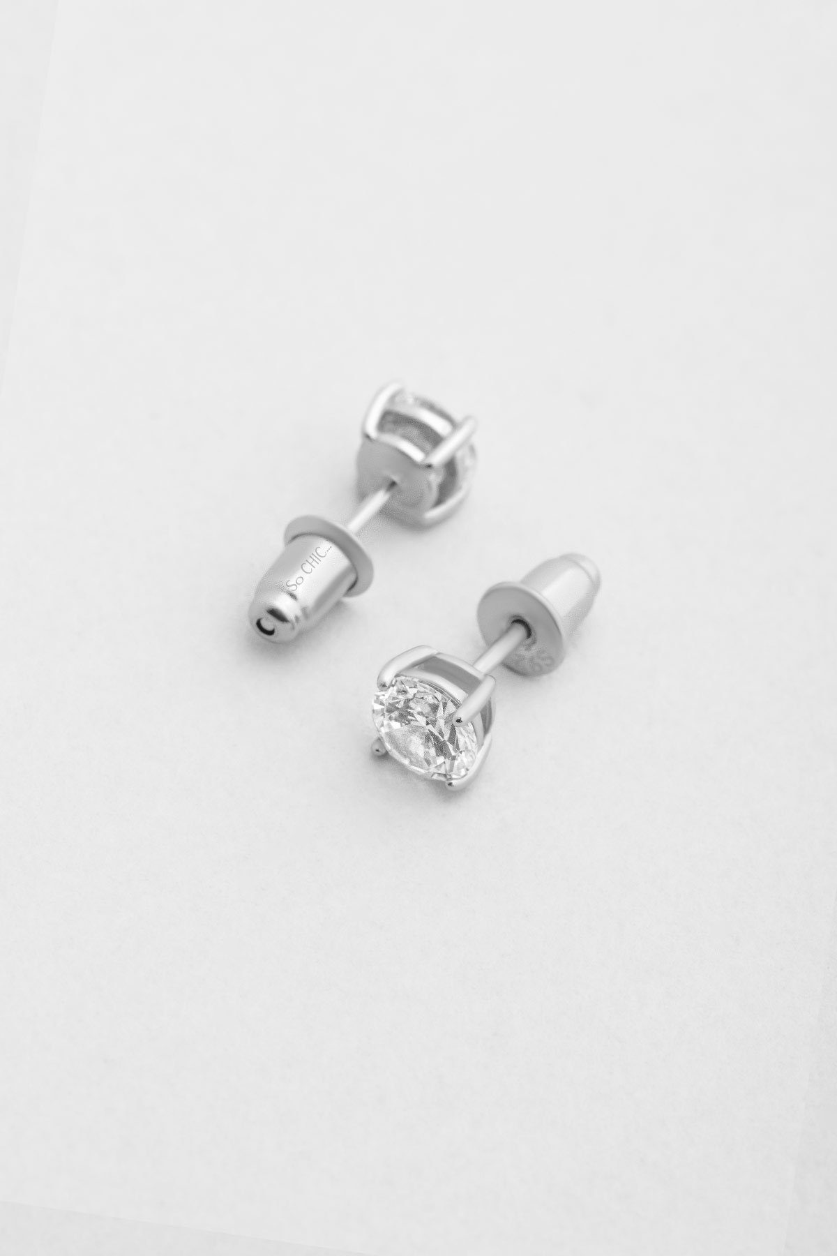 Tektaş 5 Mm 18 Ayar Beyaz Altın Kaplama Gümüş Küpe 5016030199