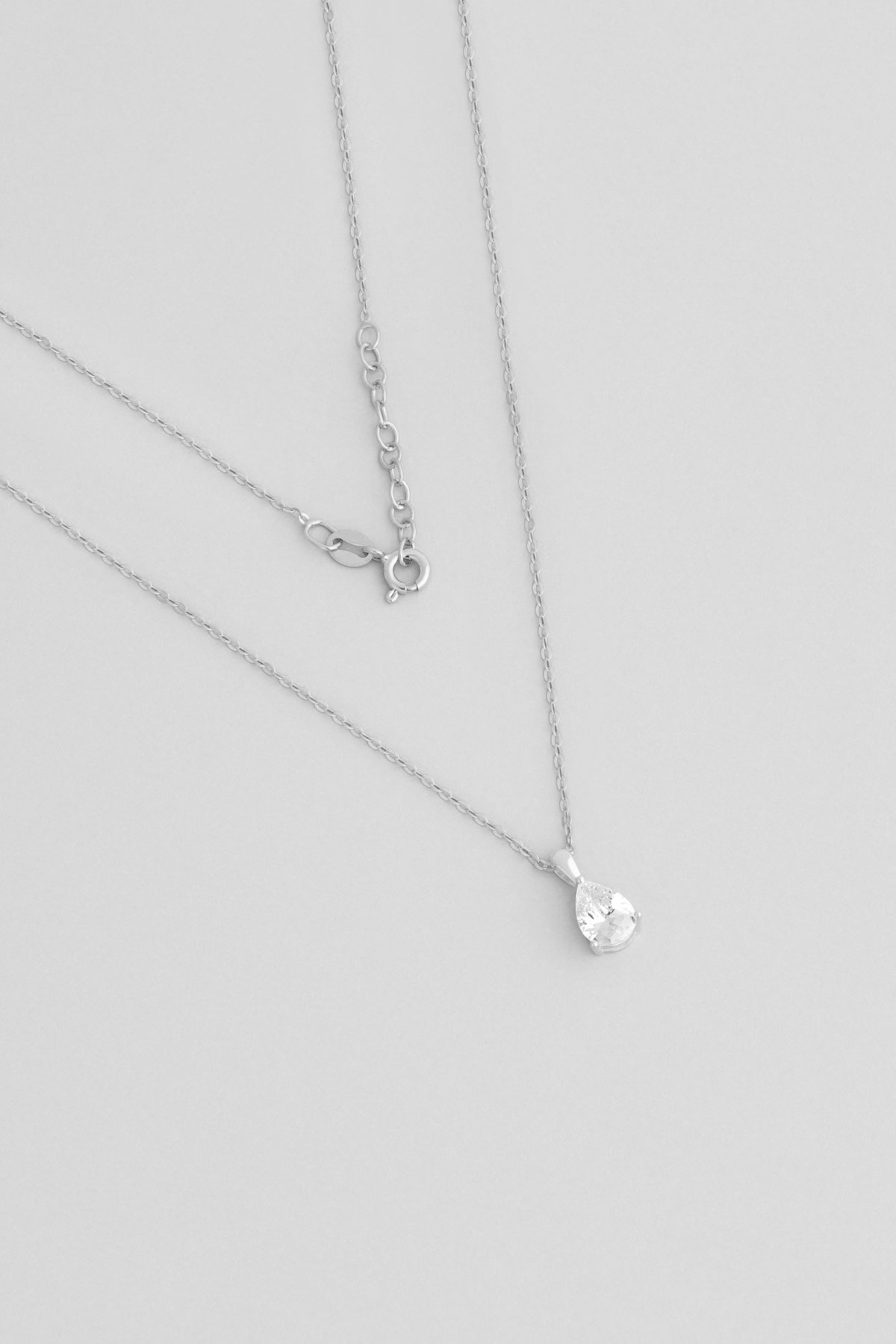Pear Cut 5x7mm White Gold Plated Silver 42 Cm Drop Cut Solitaire Necklace