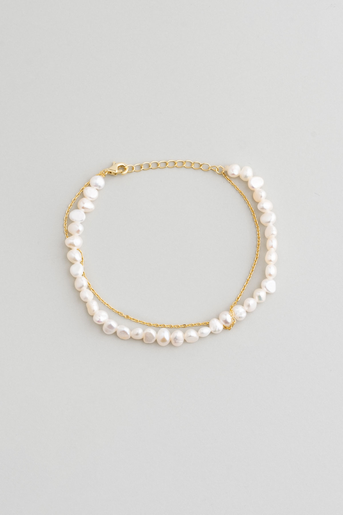 18 Karat Yellow Gold Plated Silver Pearl Bracelet with Chain Detail