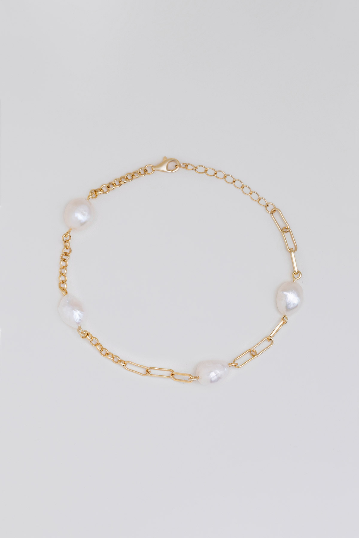 18 Karat Yellow Gold Plated Silver Chain Bracelet with Natural Pearl Stones