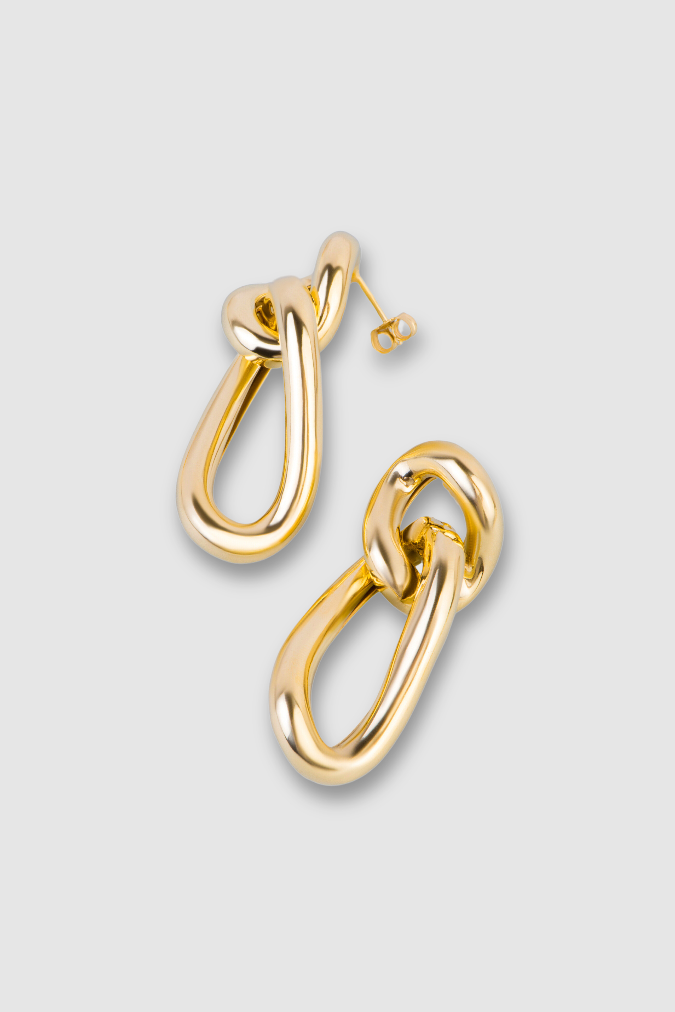 Hollow Elegance Desing 18 Karat Yellow Gold Plated Silver Chain Earrings 