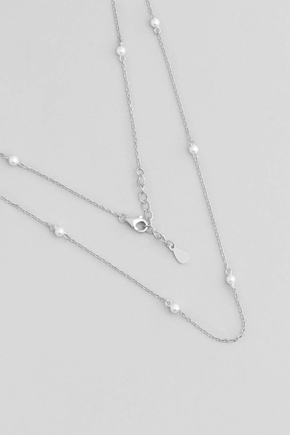 18 Karat White Gold Plated Silver Chain Necklace with Pearl Stone