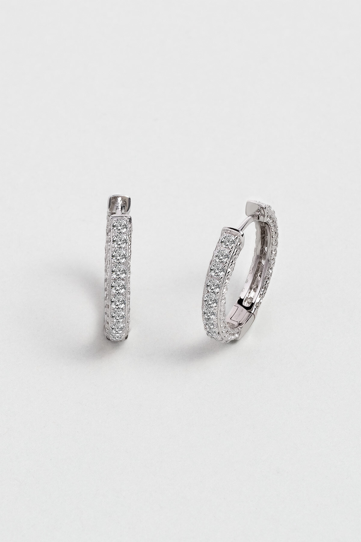 Klasik 18 Ayar Beyaz Altın Kaplama Gümüş Halka Küpe