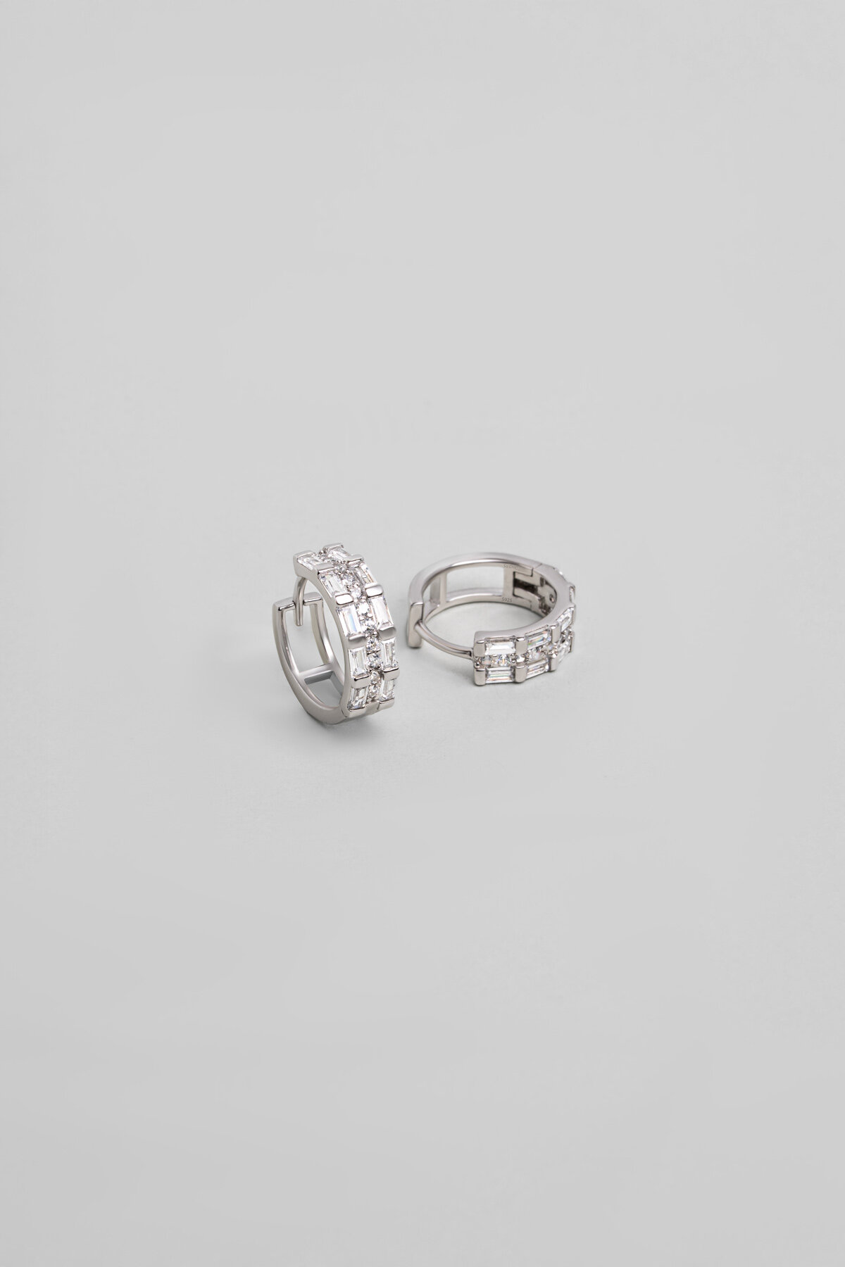 Baget Yansıması 18 Ayar Beyaz Altın Kaplama Gümüş Halka Küpe