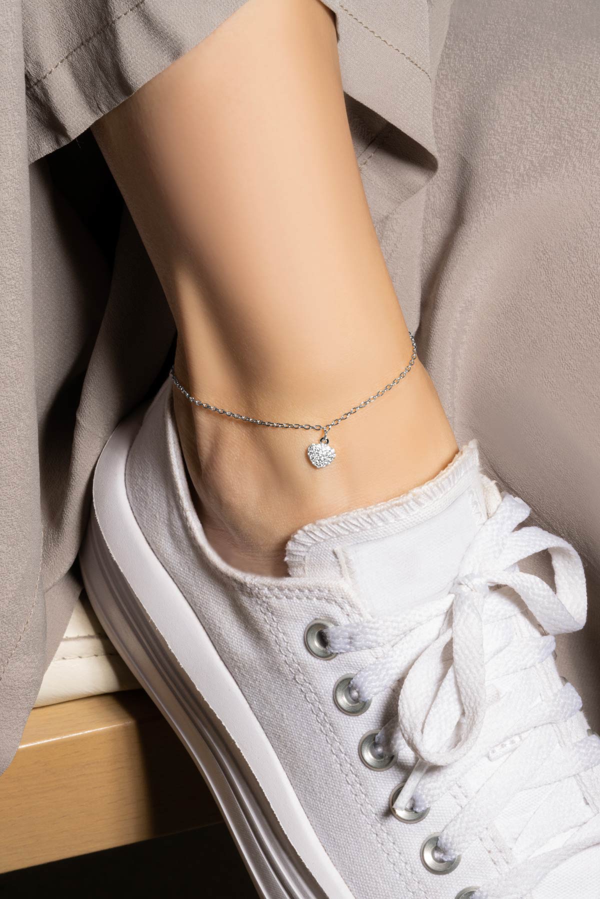 Resim Minimal Kalp 18 Ayar Beyaz Altın Kaplama 24 Cm Gümüş Hal Hal