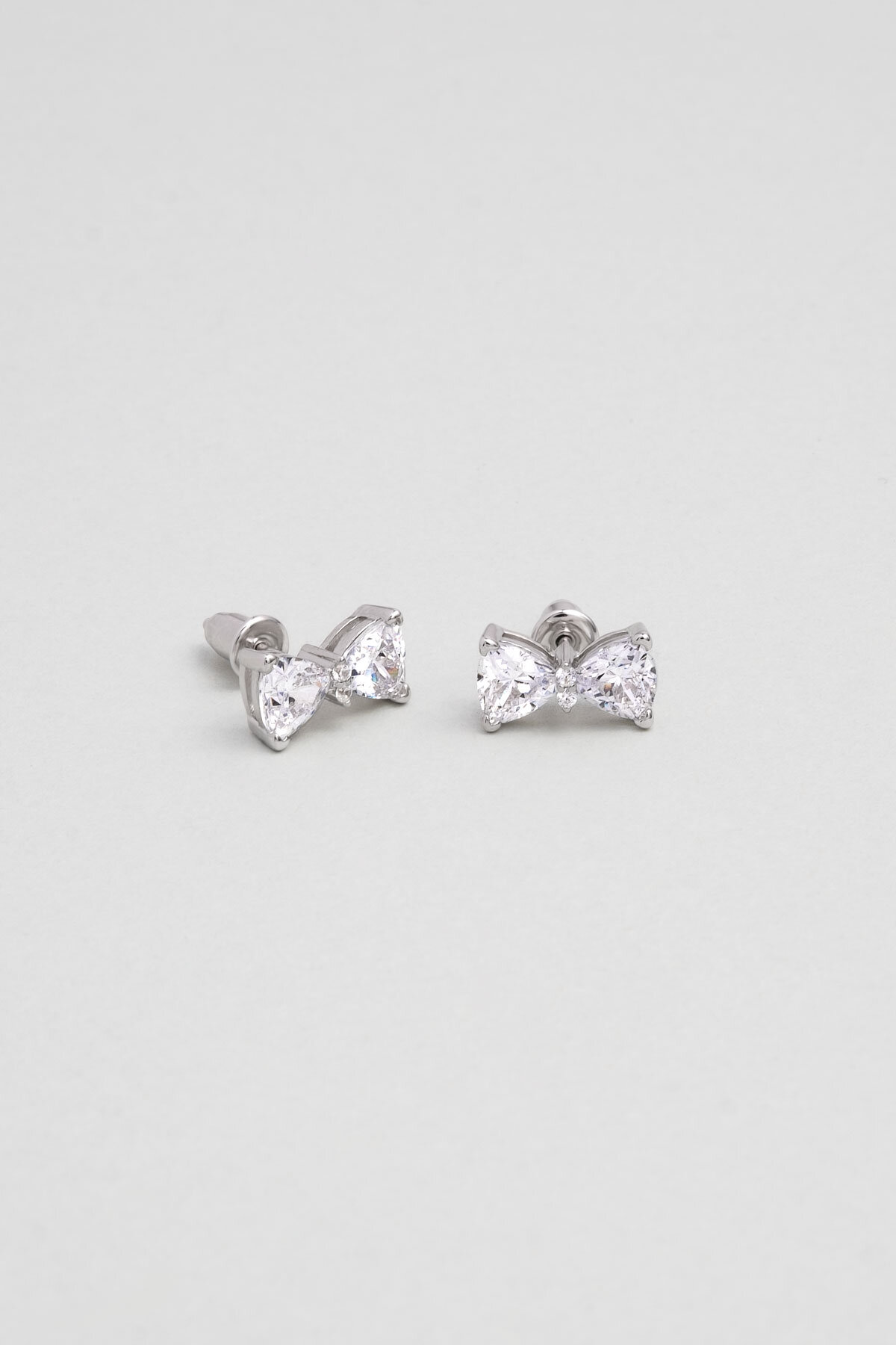 Işıltılı Fiyonk 18 Ayar Beyaz Altın Kaplama Gümüş Küpe