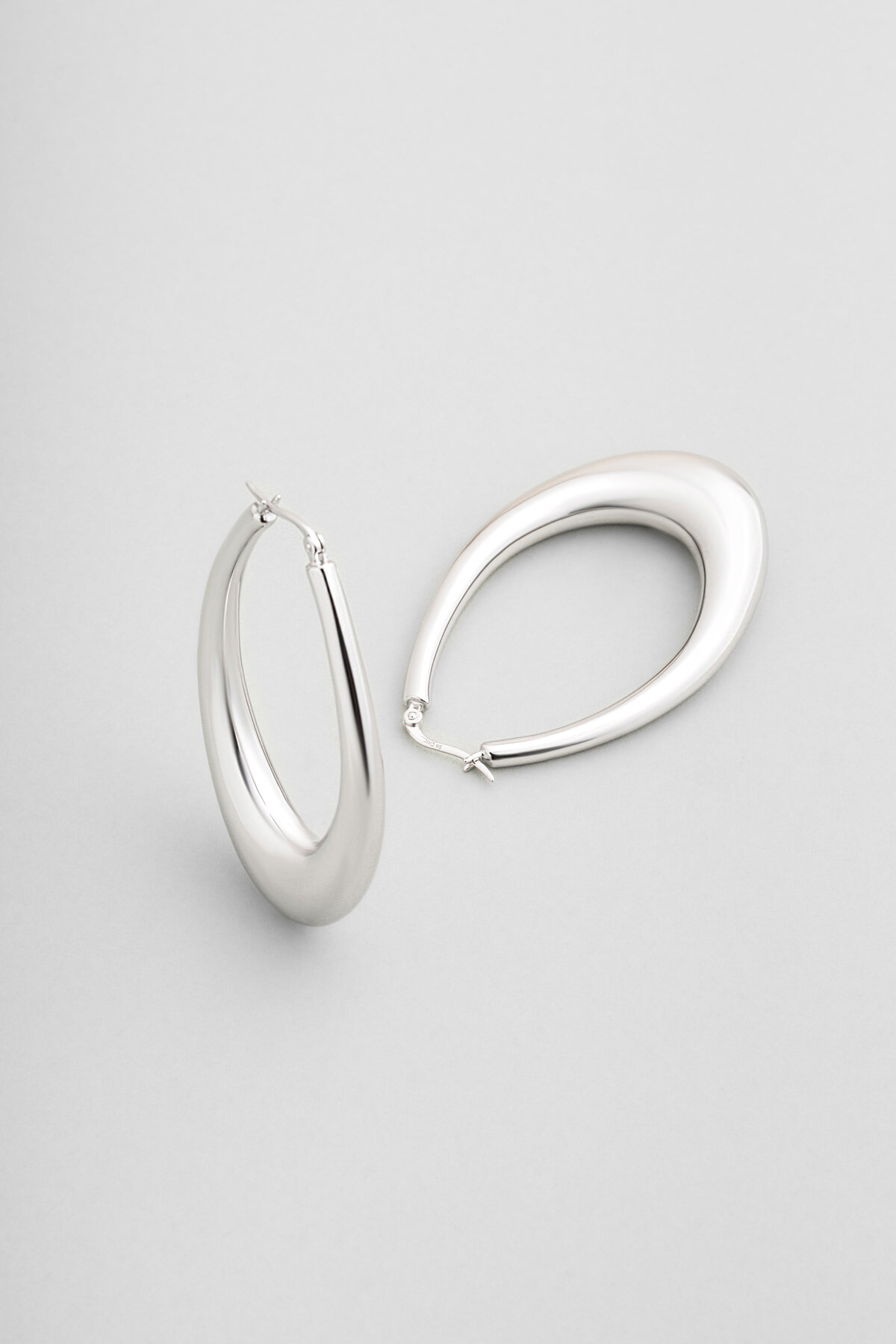 Vanessa 18 Ayar Beyaz Altın Kaplama Gümüş Küpe