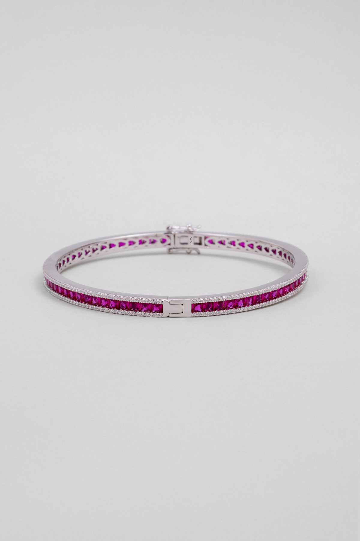 Pembe Maia 18 Ayar Beyaz Altın Kaplama Gümüş Kelepçe Bileklik