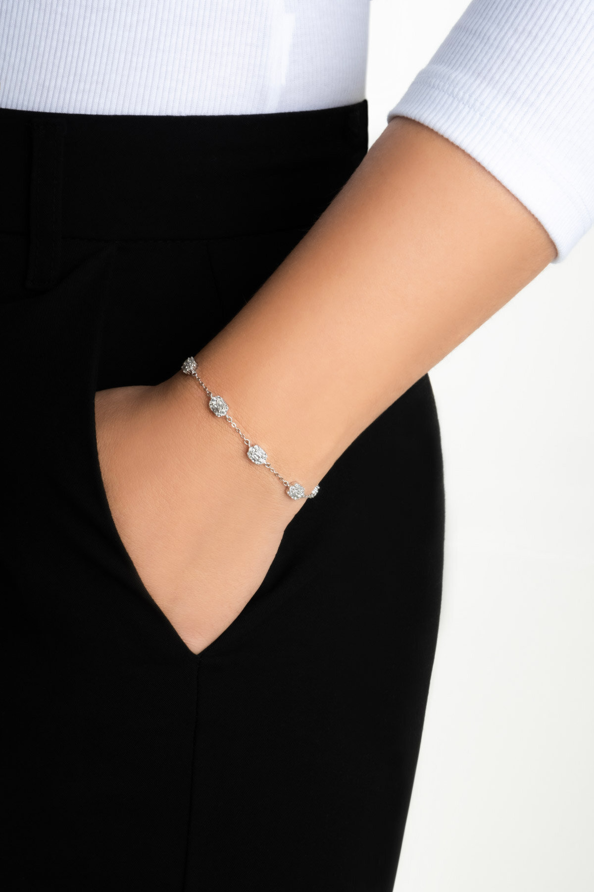 Baget Şıklığı 18 Ayar Beyaz Altın Kaplama 19 Cm Gümüş Bileklik