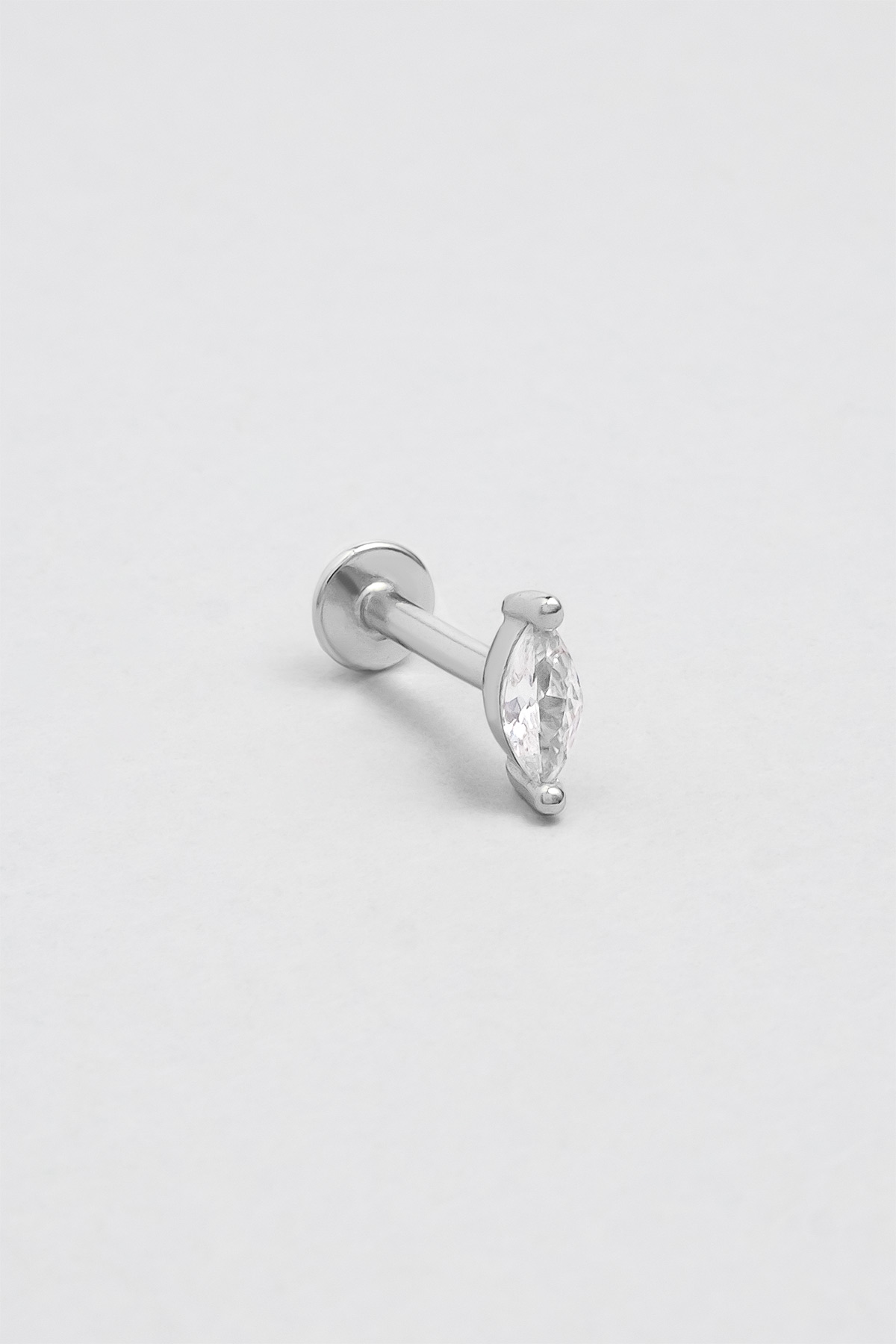 Resim Markiz Kesim 18 Ayar Beyaz Altın Kaplama Gümüş Tragus-Helix Piercing