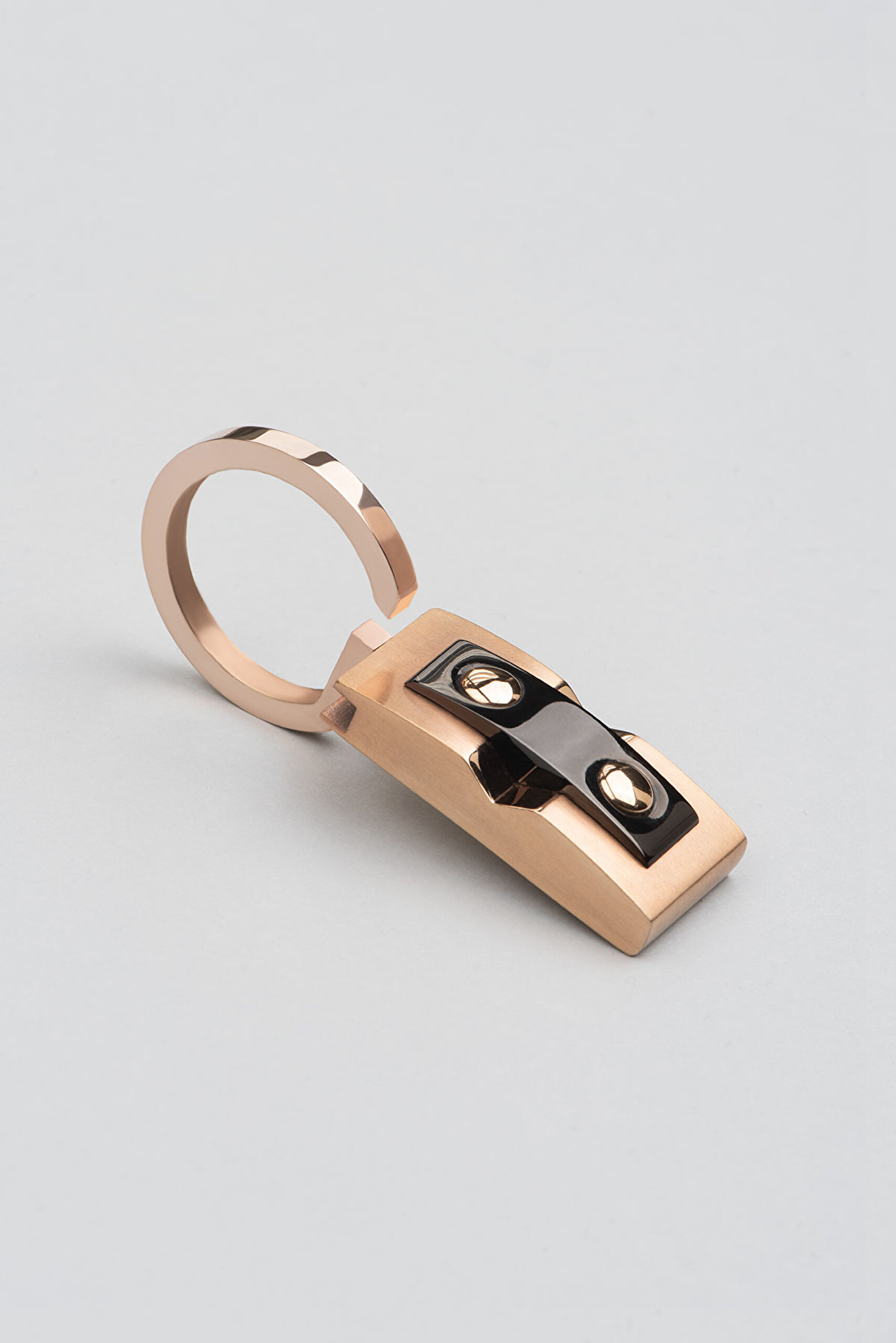 ⁠ Rose Kaplama Çelik Anahtarlık_1}