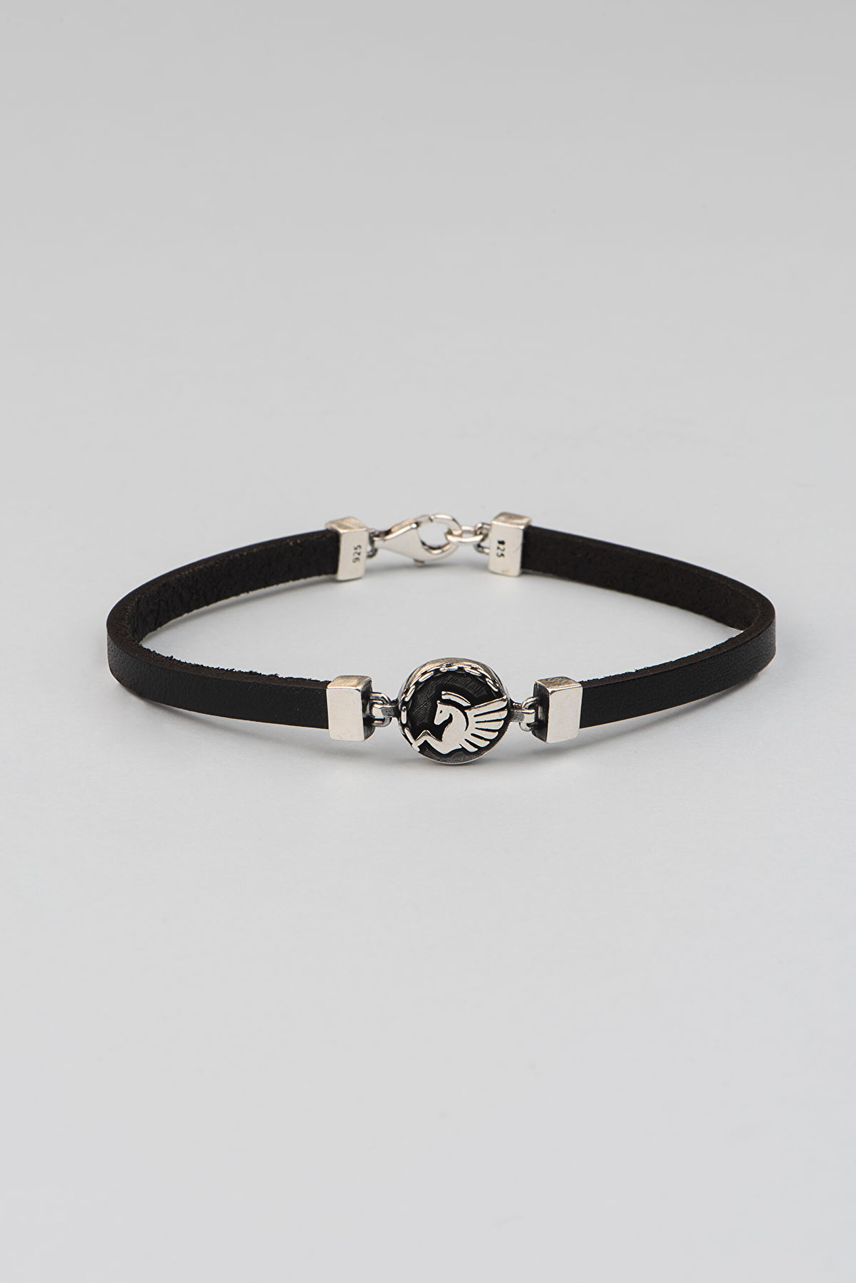 ⁠ Pegasus Figürlü Siyah Deri Gümüş Erkek Bileklik_0}