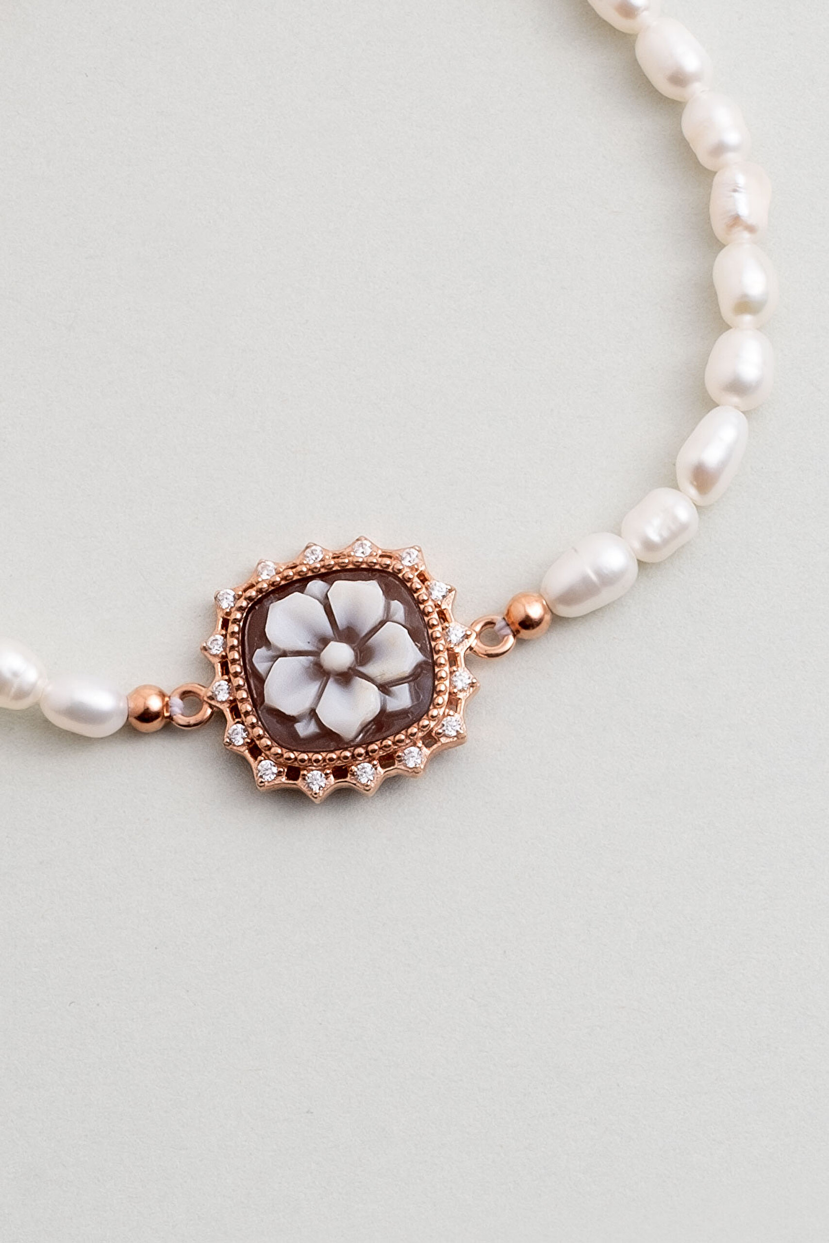 ⁠ Cameo Italiano Güz Çiçeği 18 Ayar Rose Altın Kaplama 20 Cm Gümüş İnci Bileklik_1}