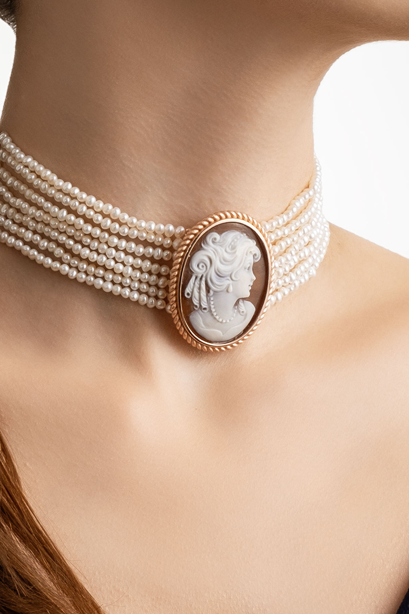 ⁠ Cameo İtaliano İnci Küpeli Kız 18 Ayar Sarı Altın Kaplama Gümüş Choker Kolye_3}