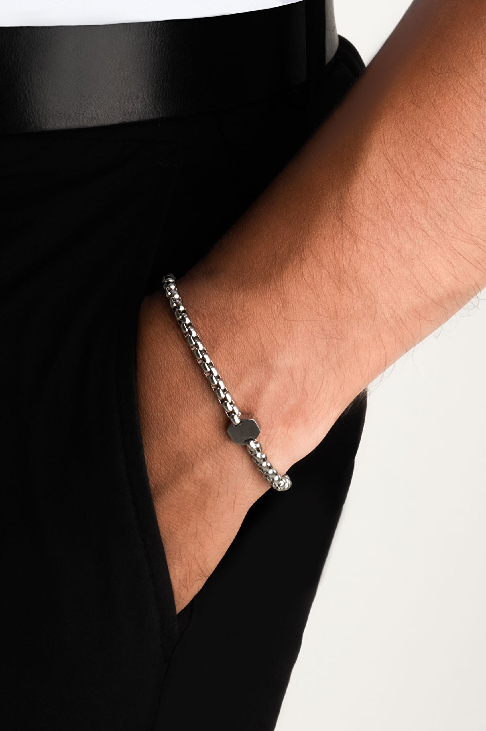 ⁠ Geometrik Figürlü Çelik Erkek Bileklik_1}