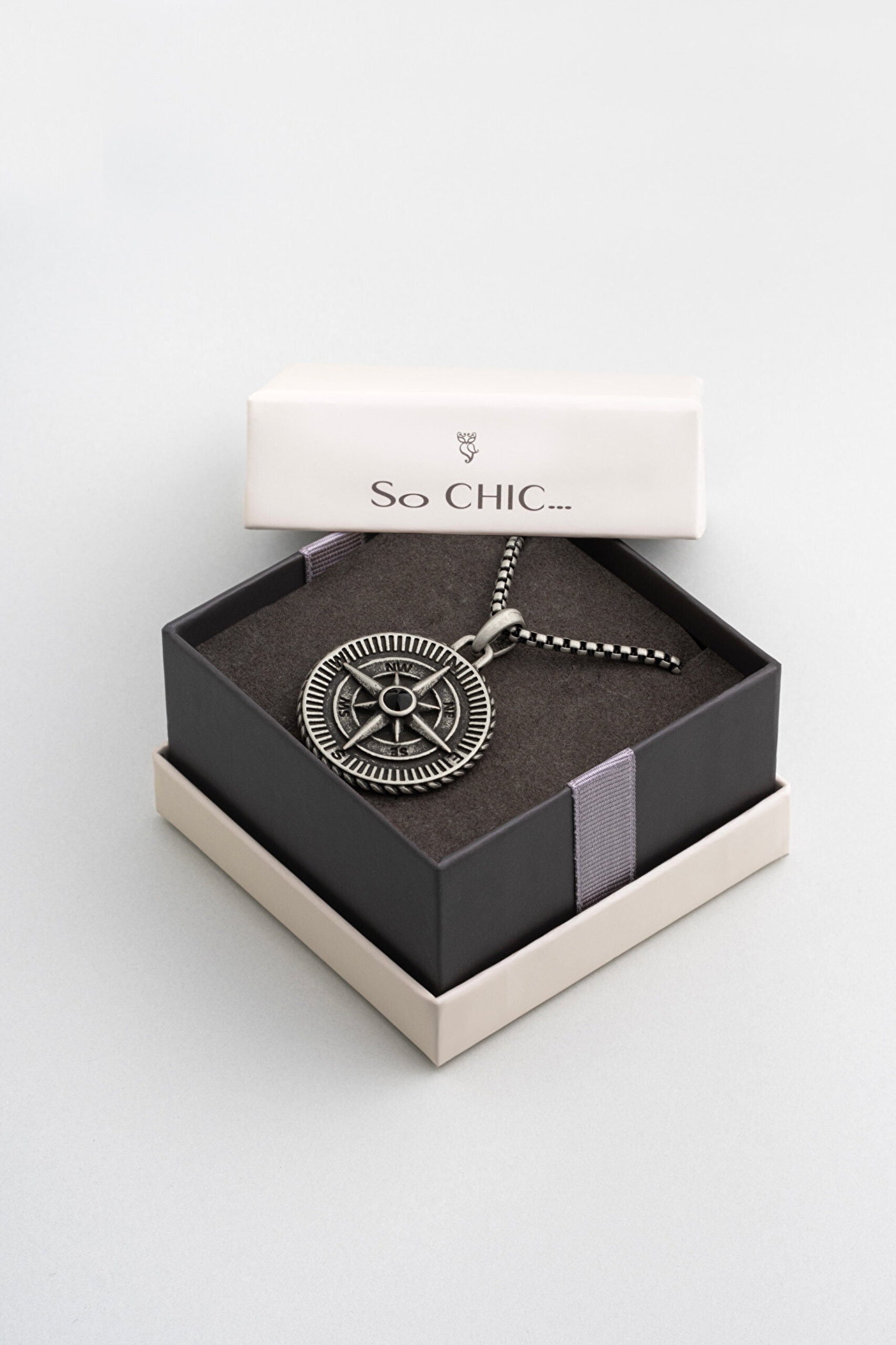 ⁠ Pusula Figürlü Taş Detaylı Çelik Erkek Kolye_4}