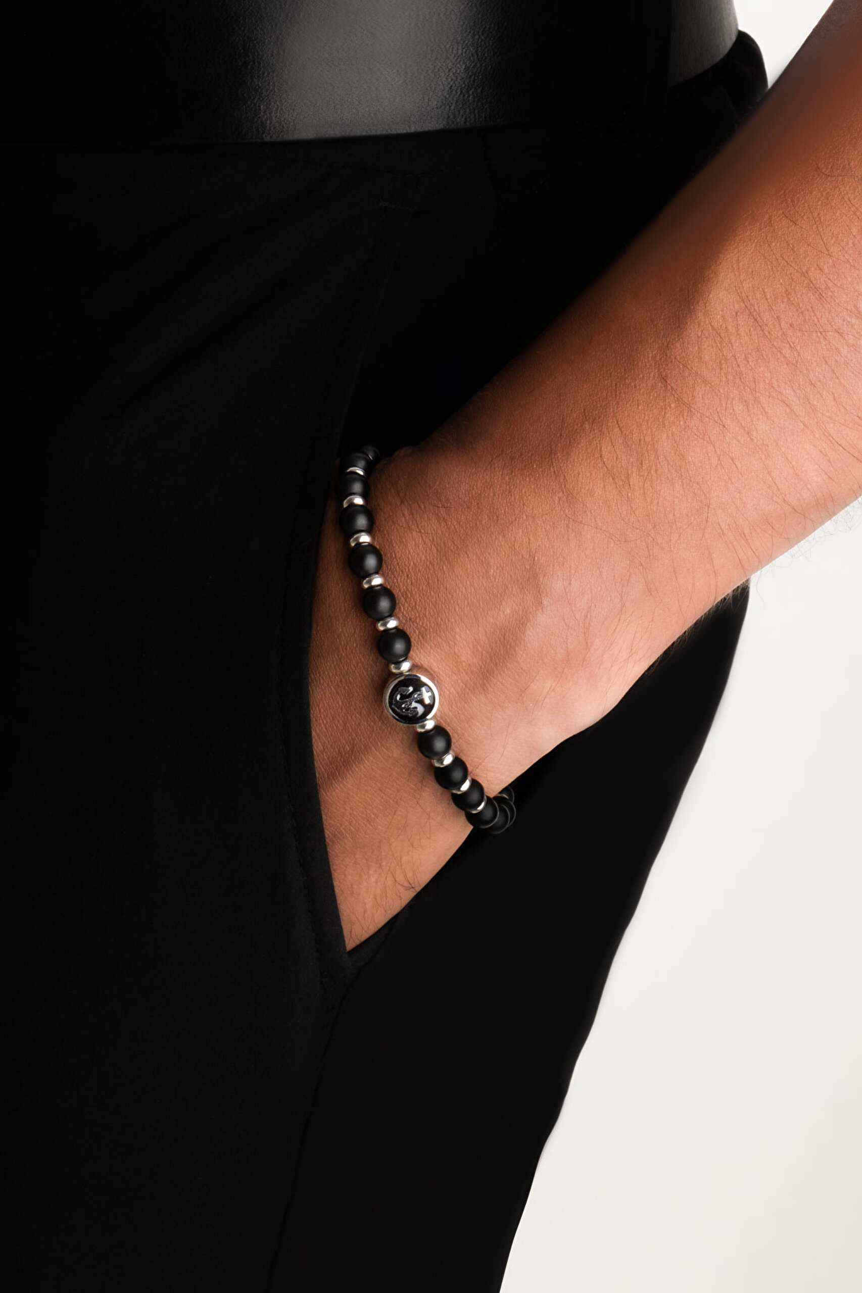 ⁠ Oniks Taşlı Çapa Detaylı Çelik Erkek Bileklik_1}