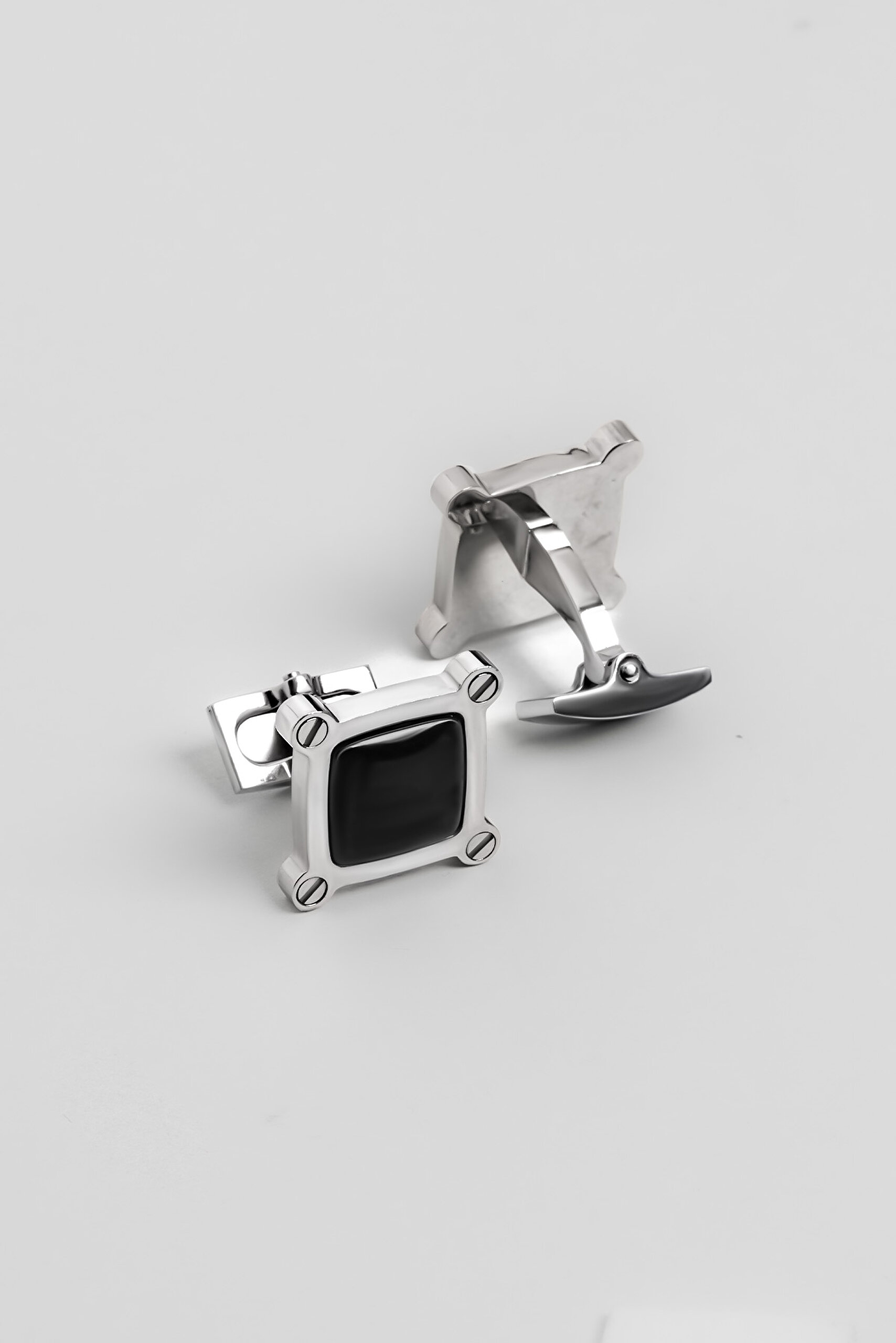 ⁠ Siyah Detaylı Çelik Erkek Kol Düğmesi_0}