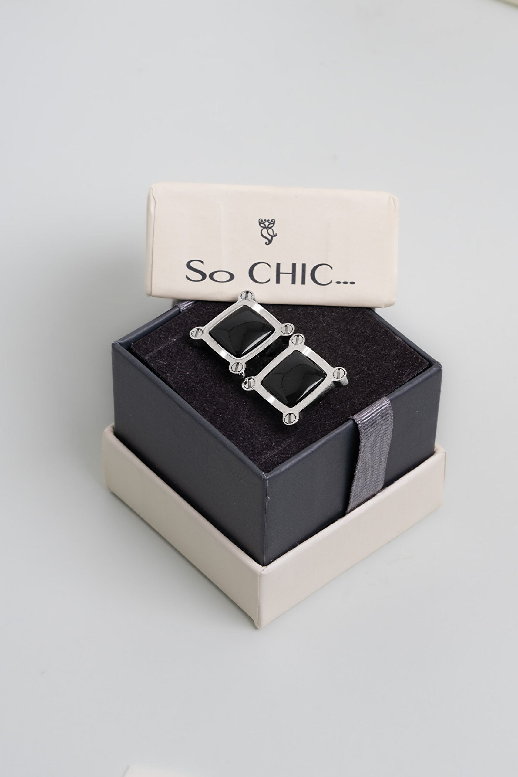 ⁠ Siyah Detaylı Çelik Erkek Kol Düğmesi_2}