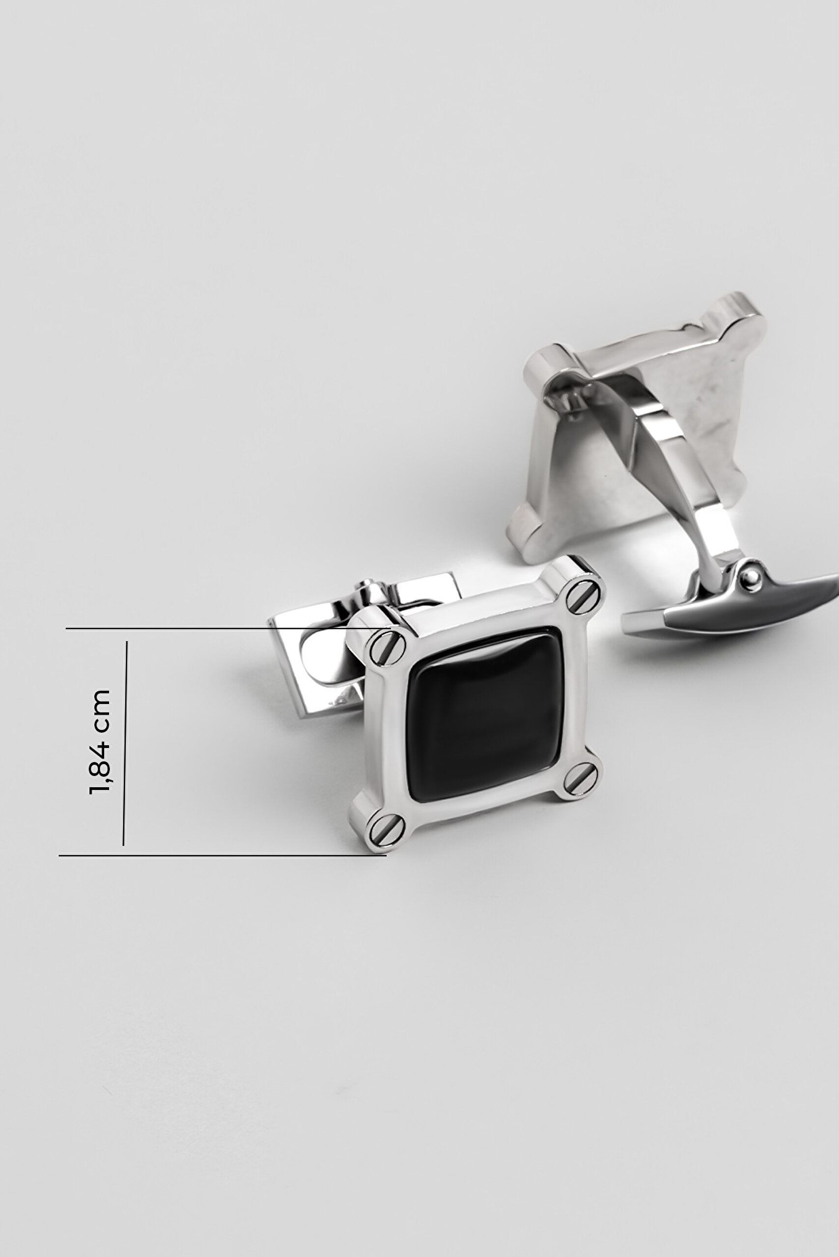 ⁠ Siyah Detaylı Çelik Erkek Kol Düğmesi_1}