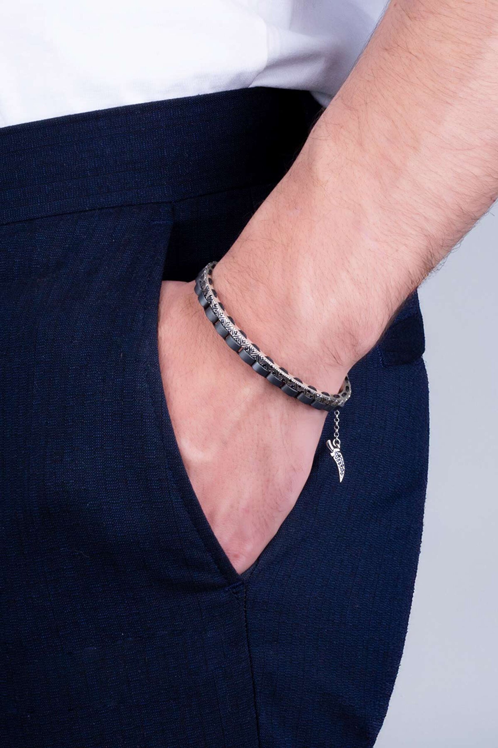 ⁠ Hematit Taşlı Antik Gümüş Erkek Bileklik_1}