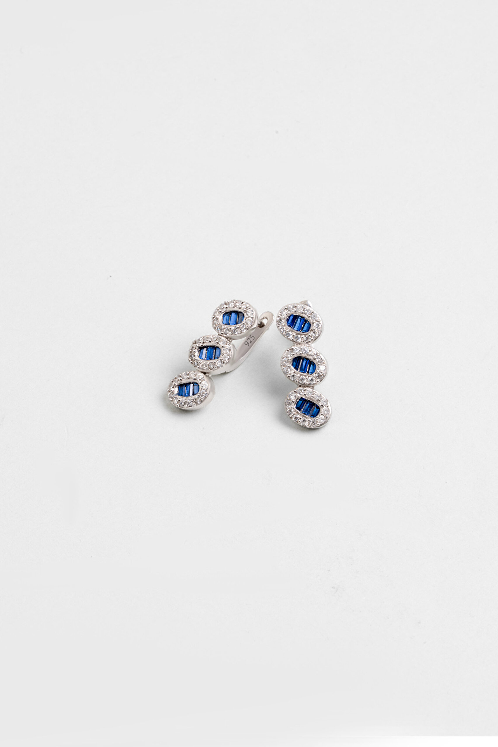 ⁠ Sonsuz Yakamoz 18 Ayar Beyaz Altın Kaplama Gümüş Küpe_0}