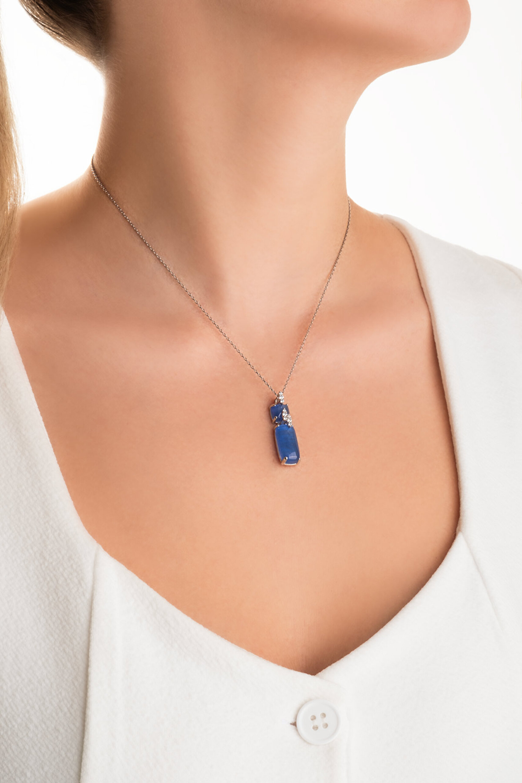 ⁠ Safir Işıltısı 18 Ayar Beyaz Altın Kaplama 44 Cm Gümüş Tasarım Kolye_3}