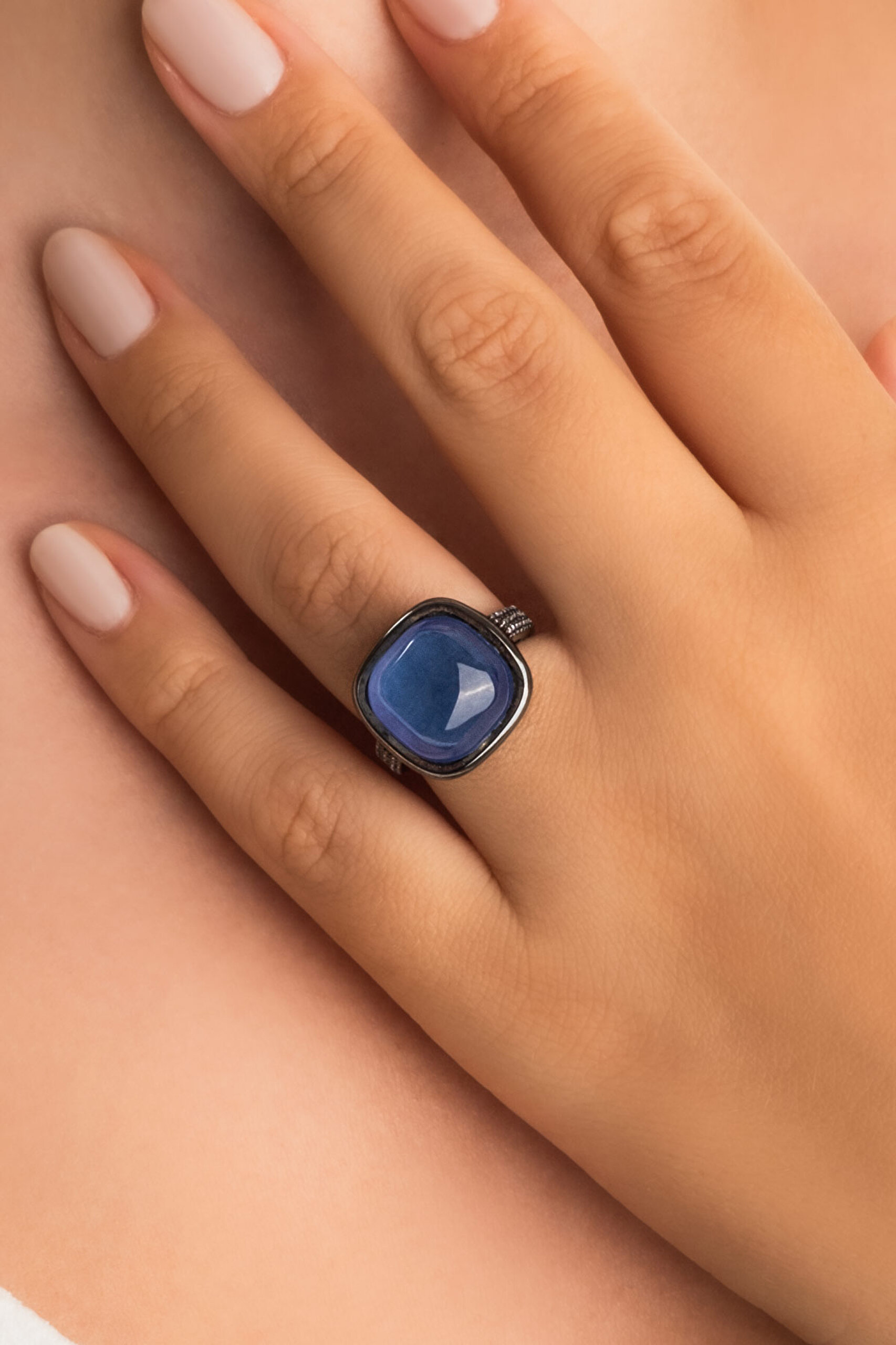 ⁠ Büyülü Safir 18 Ayar Siyah Rodyum Kaplama Gümüş Tasarım Yüzük_1}