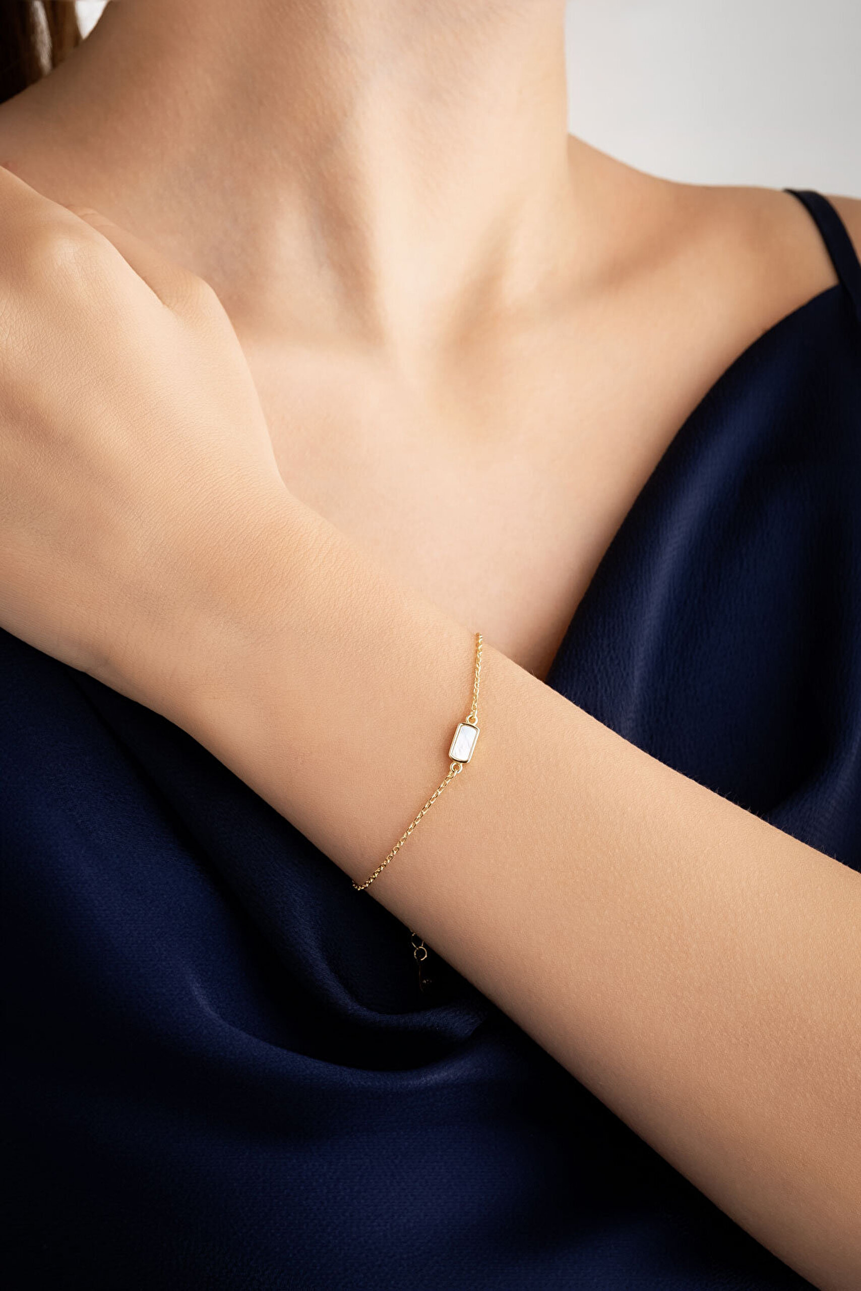 Sedef Taşlı 18 Ayar Sarı Altın Kaplama 19 Cm Gümüş Minimal Bileklik - 2