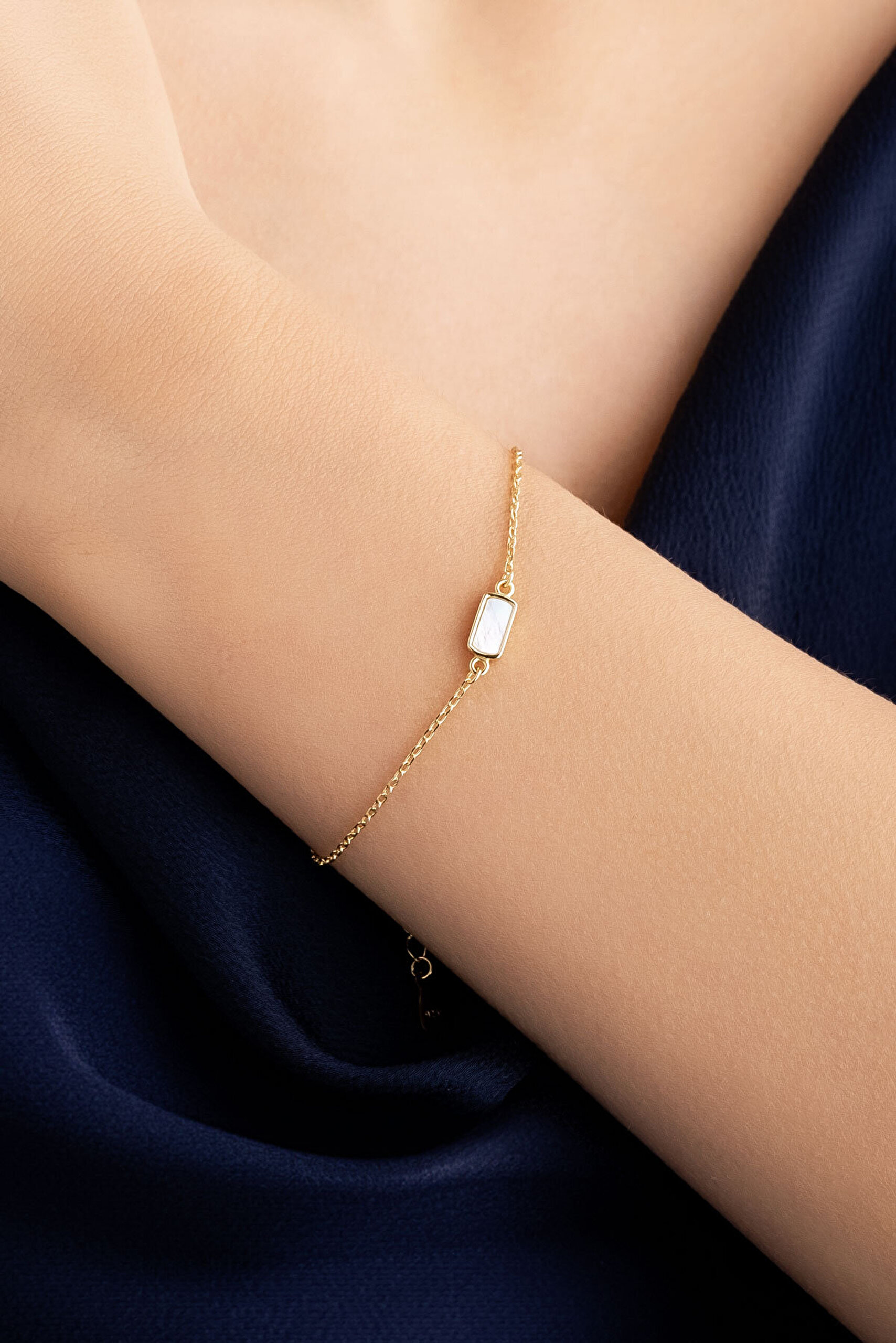 Sedef Taşlı 18 Ayar Sarı Altın Kaplama 19 Cm Gümüş Minimal Bileklik - 3