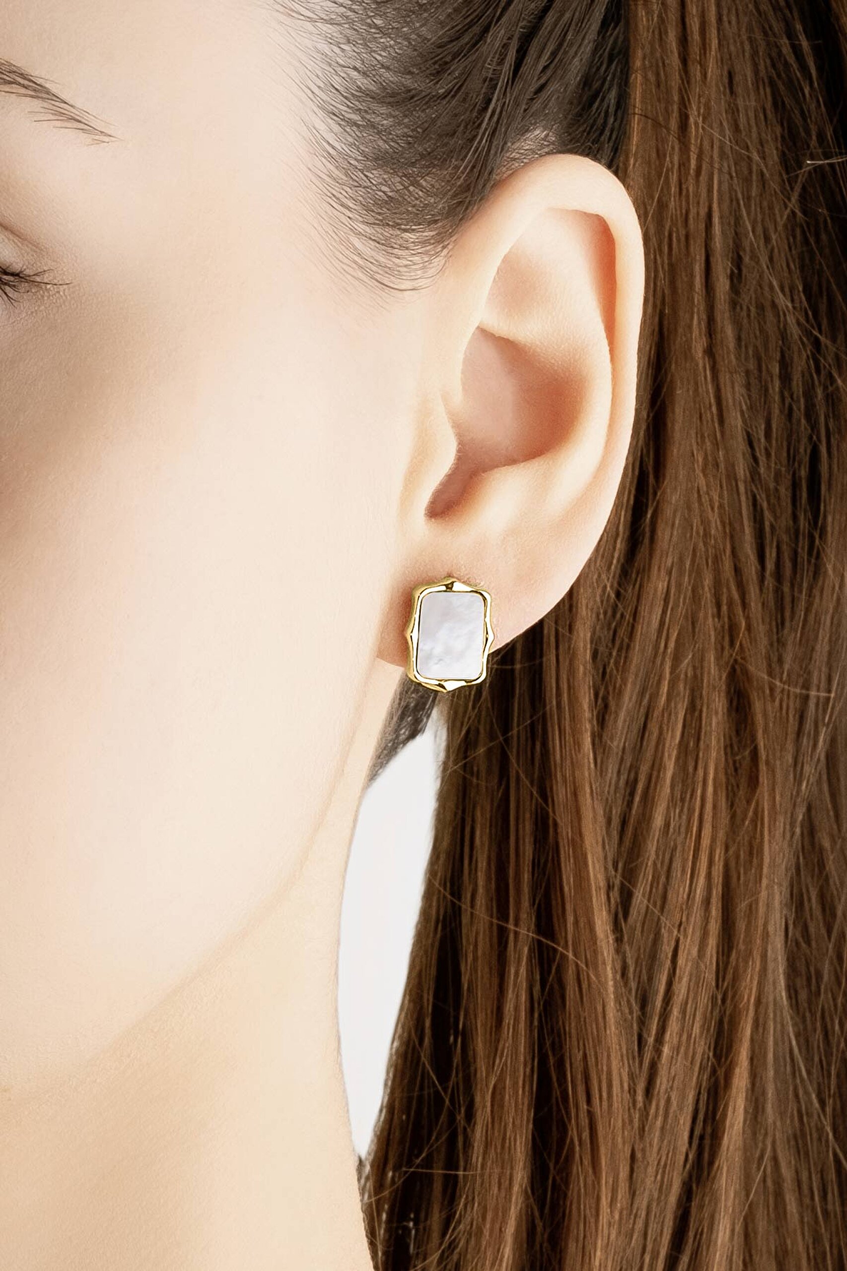 ⁠ Serenity 18 Ayar Sarı Altın Kaplama Gümüş Minimal Küpe_1}