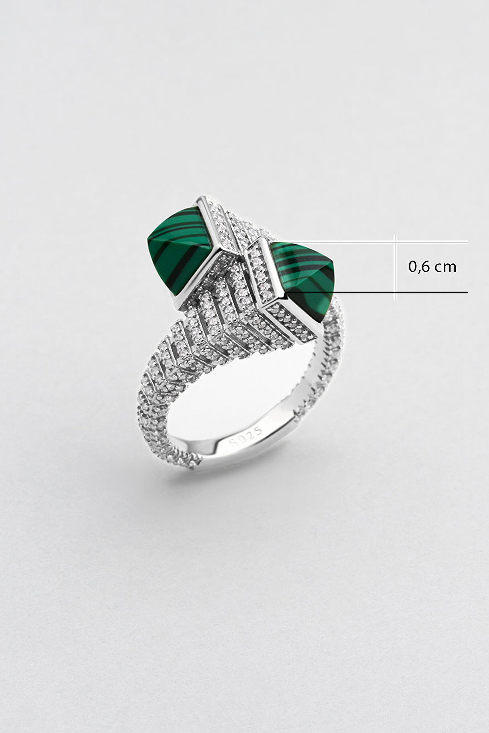 ⁠ Tanrıça 18 Ayar Beyaz Altın Kaplama Gümüş Tasarım Yüzük_2}