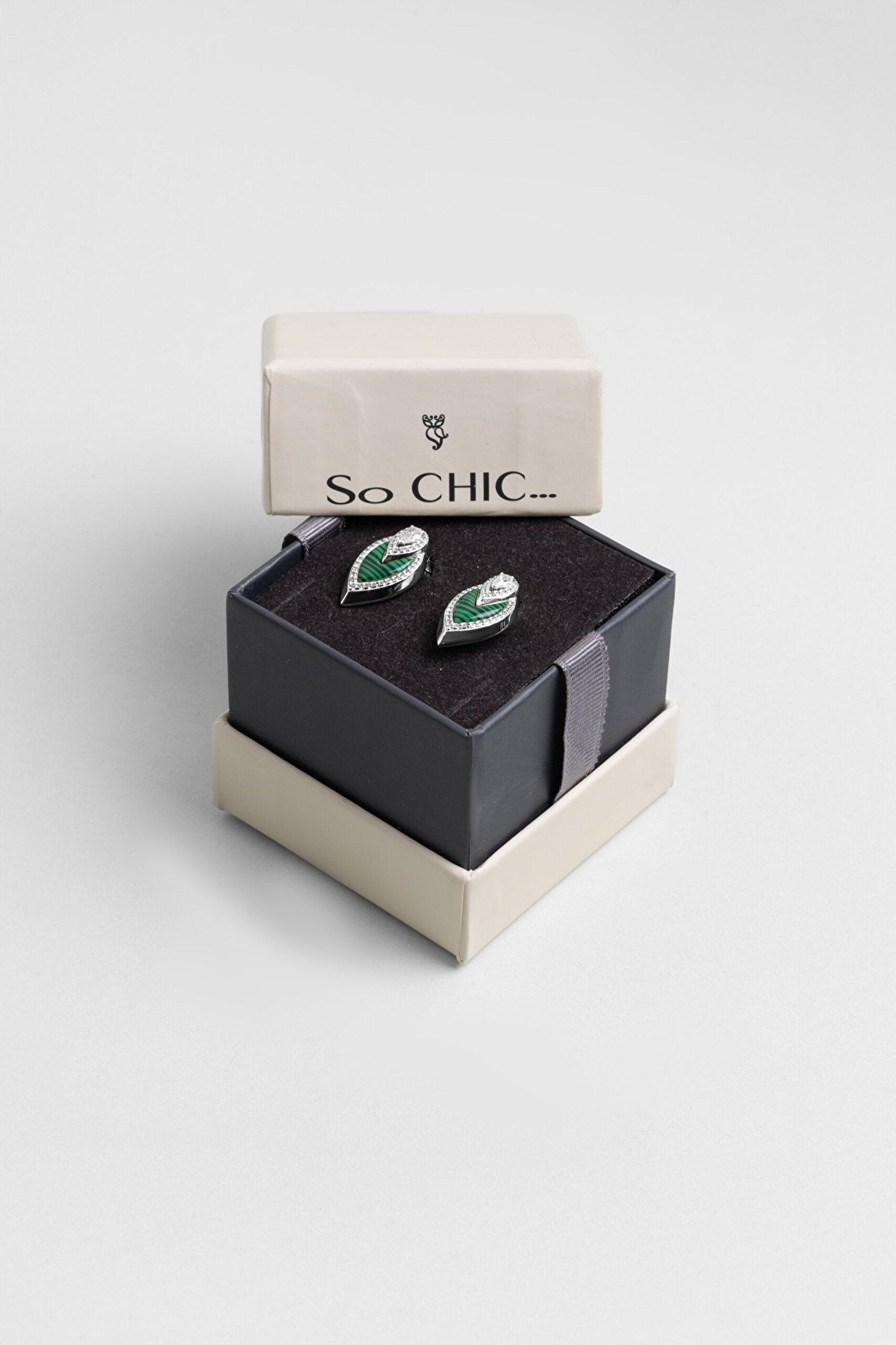 ⁠ Damla Kesim 18 Ayar Beyaz Altın Kaplama Gümüş Malahit Küpe_4}