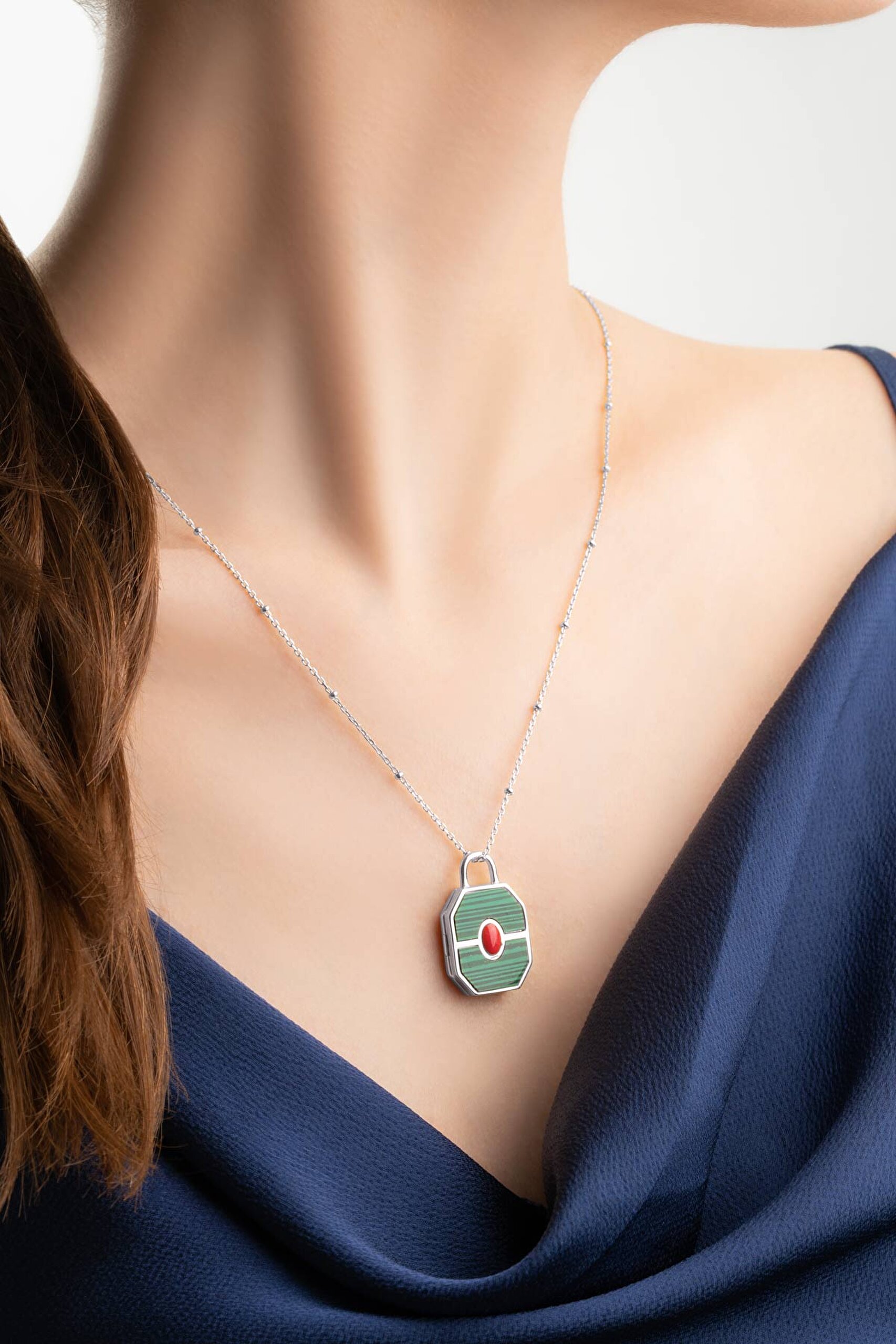 ⁠ Malahit Kapsülü 18 Ayar Beyaz Altın Kaplama 55 Cm Gümüş Malahit Kolye_1}