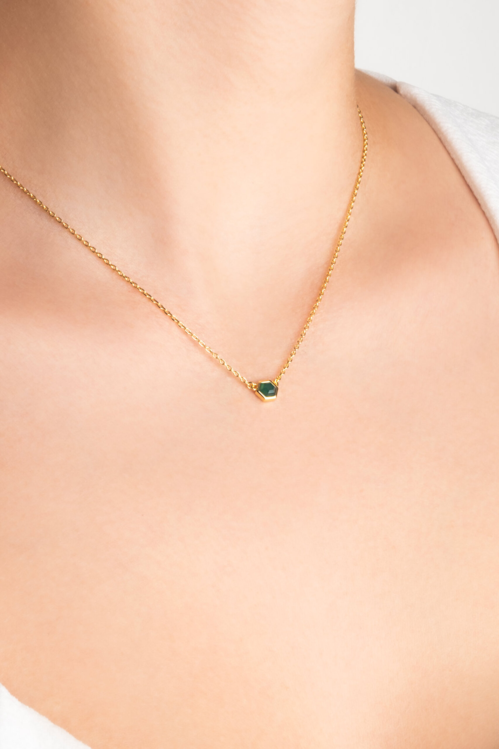 ⁠ Kalsedon Masalı 18 Ayar Sarı Altın Kaplama 45 Cm Gümüş Kolye_3}