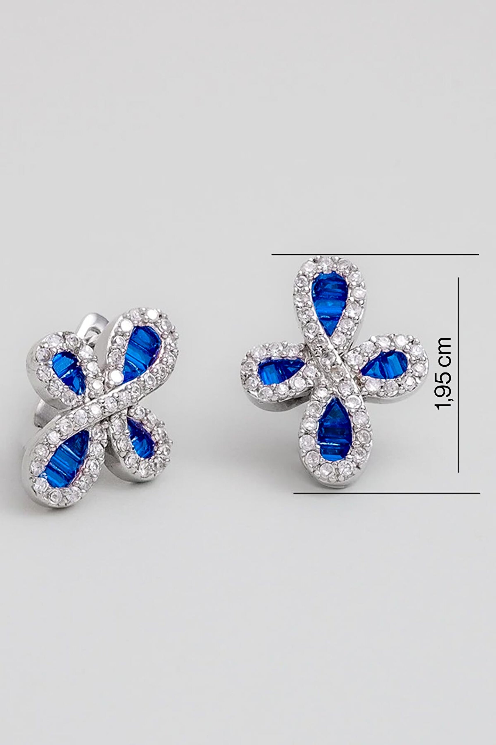 ⁠ Işıltılı Yakamoz 18 Ayar Beyaz Altın Kaplama Gümüş Küpe_1}